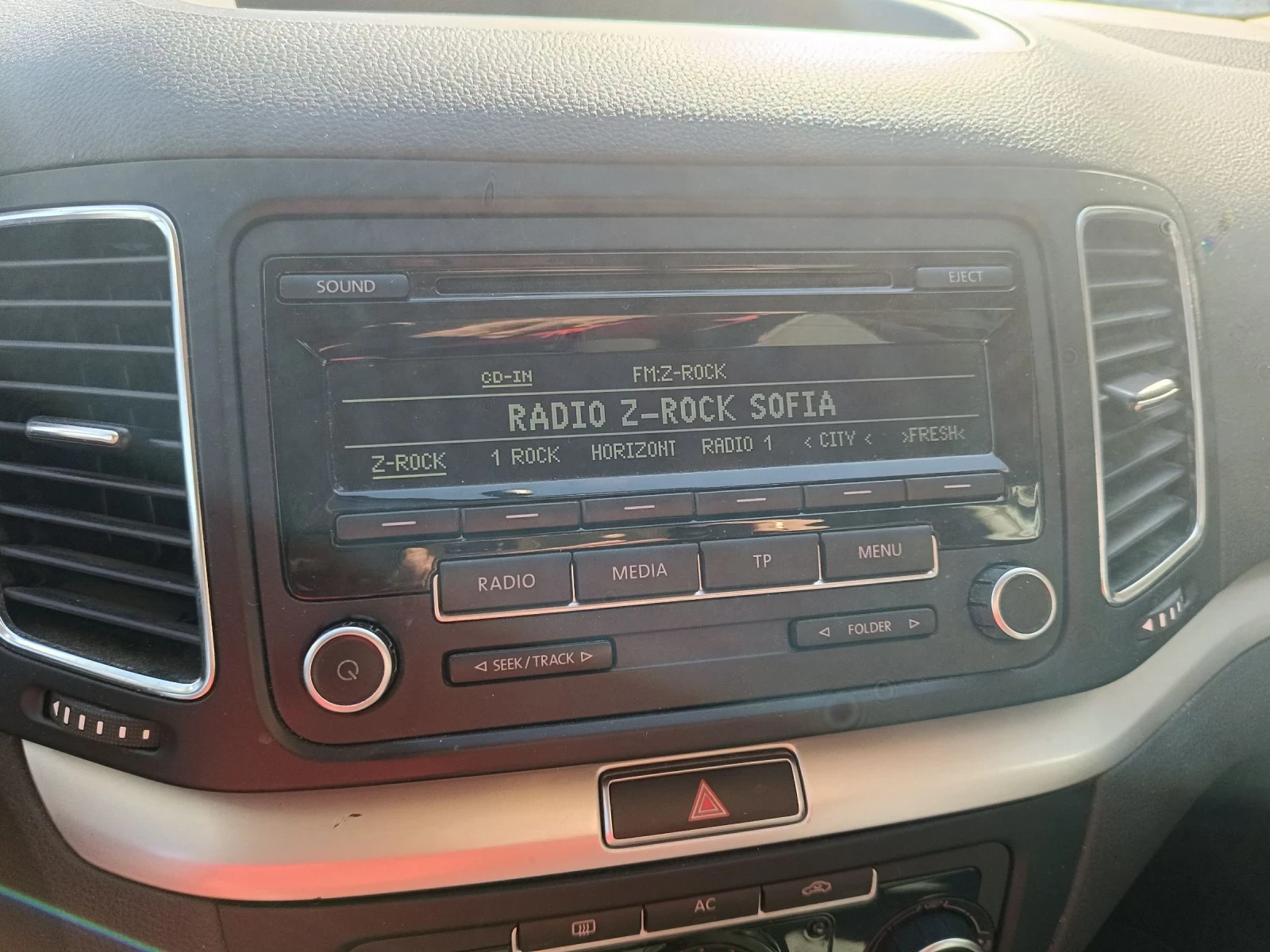 VW Sharan 4MOTION, снимка 11 - Автомобили и джипове - 53857546