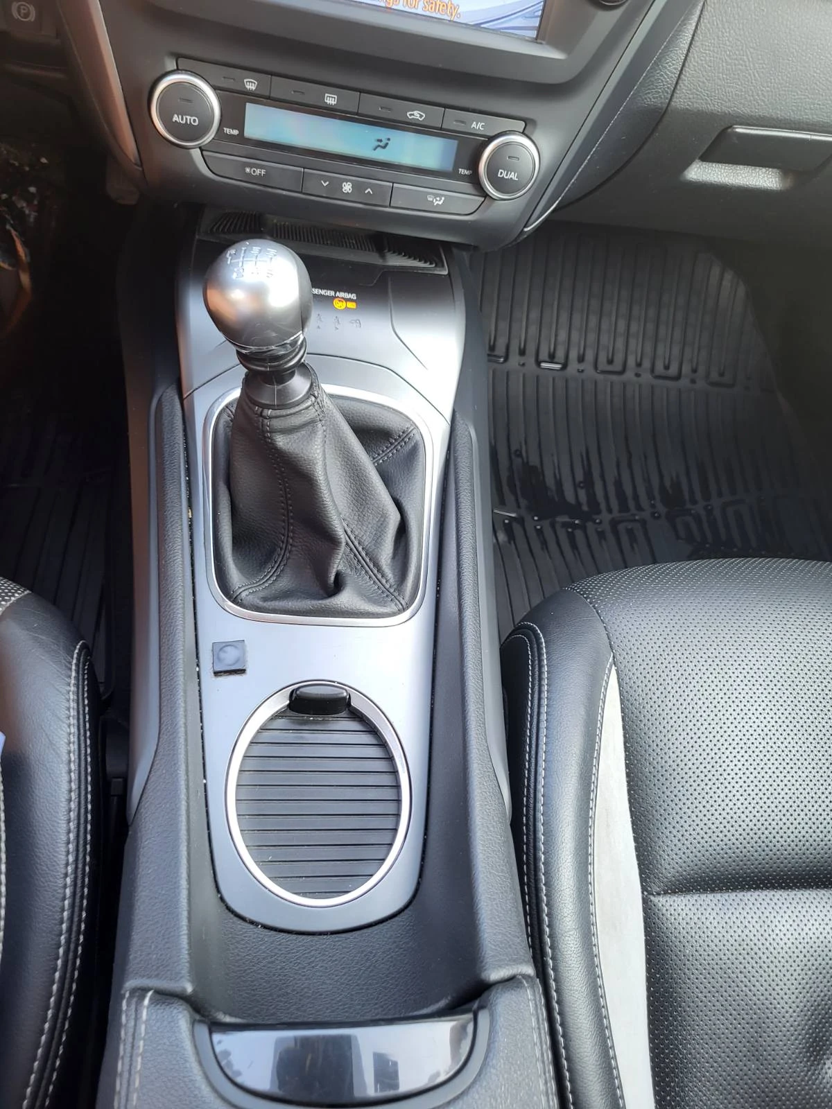 Toyota Avensis, снимка 11 - Автомобили и джипове - 53825605