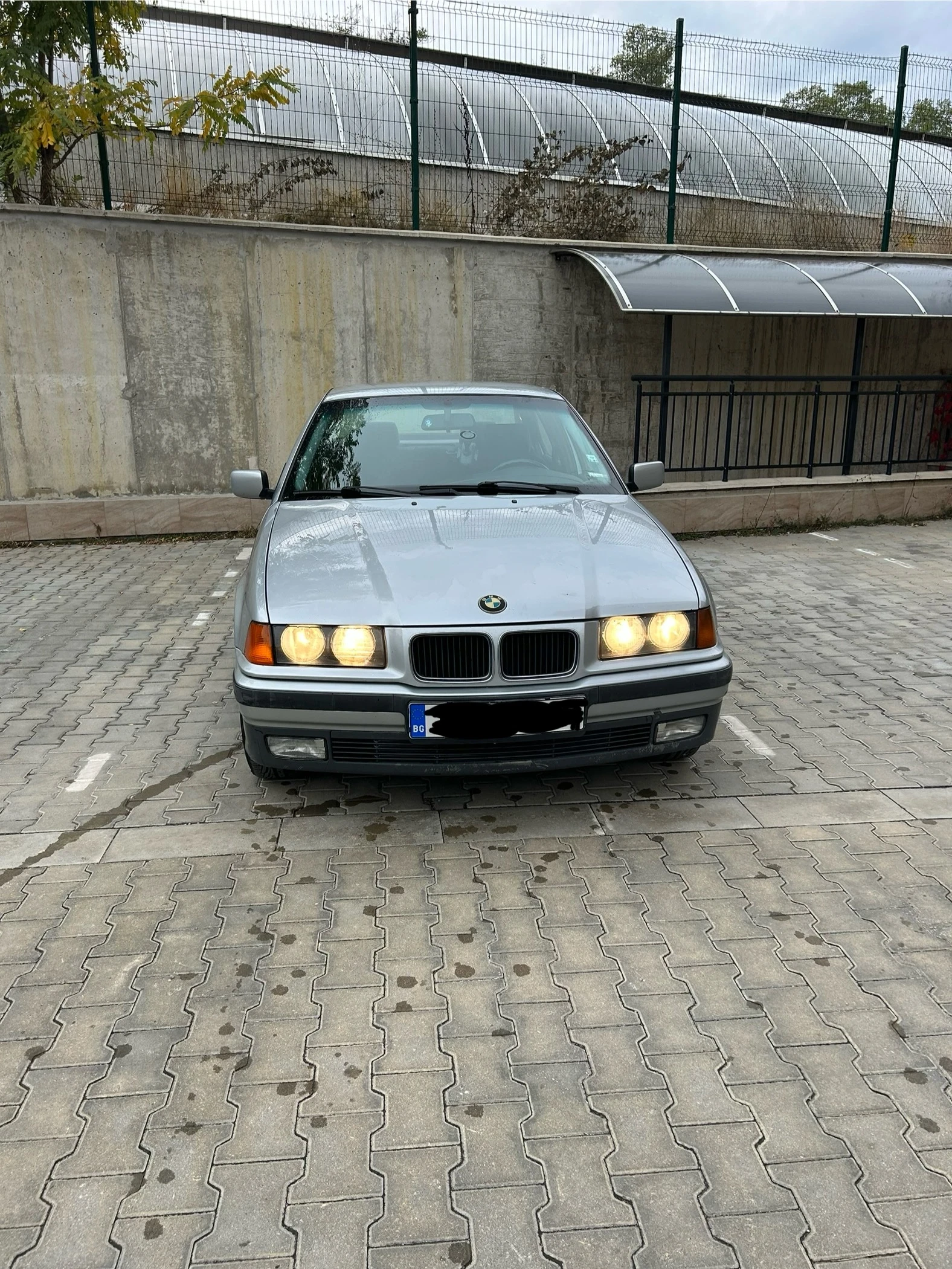 BMW 320 i с газова уредба, снимка 7 - Автомобили и джипове - 53976813