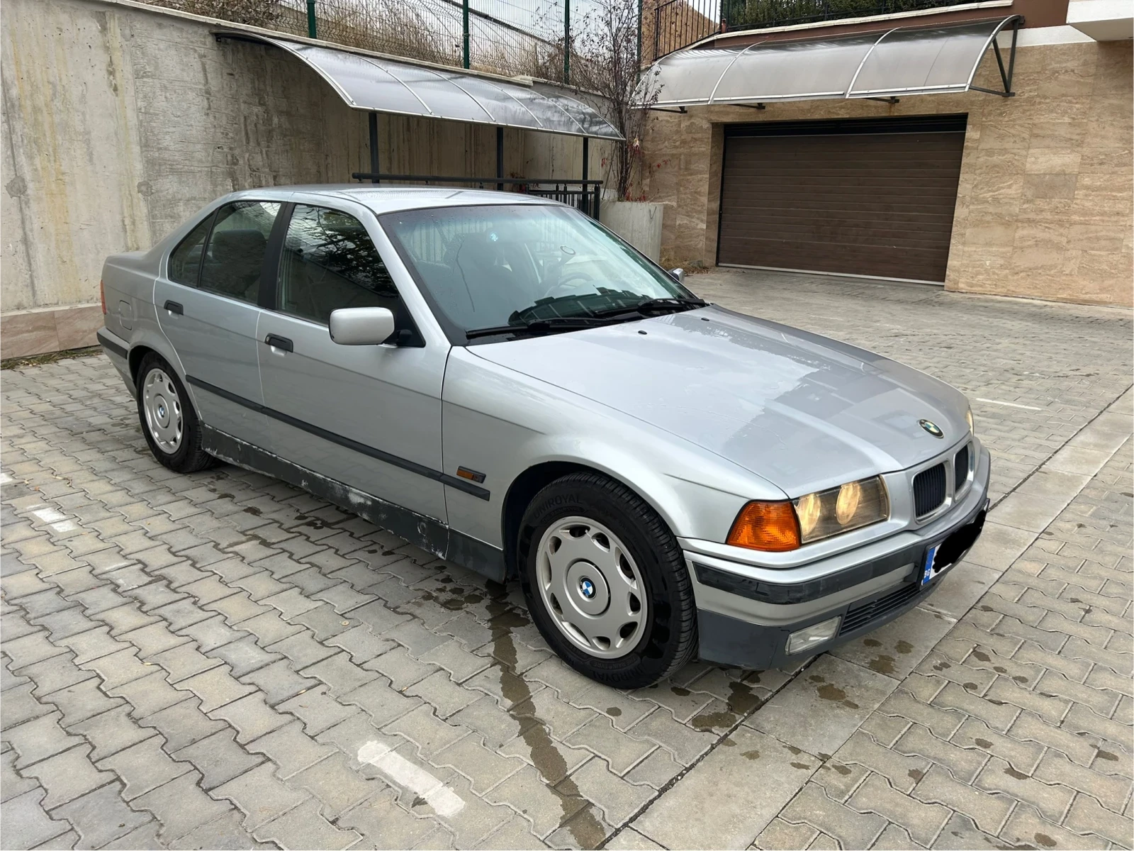 BMW 320 i с газова уредба, снимка 4 - Автомобили и джипове - 53976813