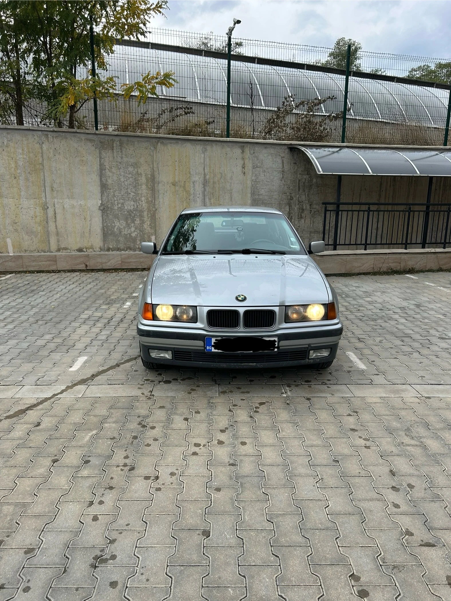 BMW 320 i с газова уредба, снимка 6 - Автомобили и джипове - 53976813