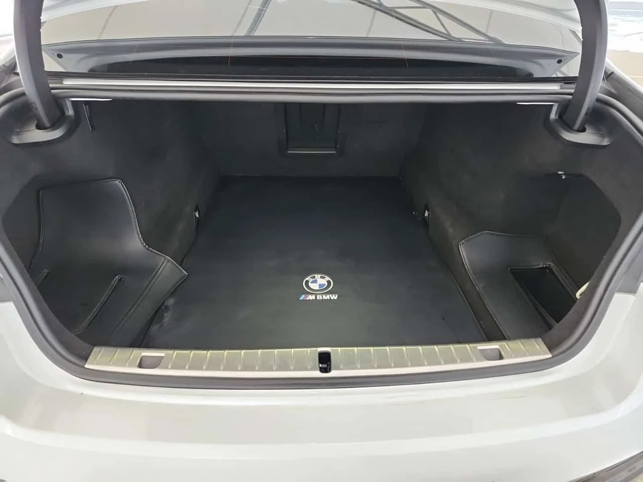 BMW 750 M-Sport * ��� ��������� * CARFAX * �� BMW *  | Mobile.bg � ����������� 12