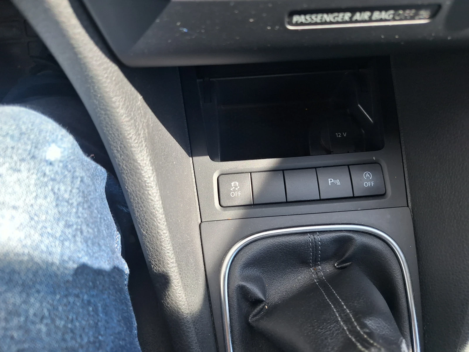 VW Golf 1.6 TDI 105K.C. Style, снимка 16 - Автомобили и джипове - 54246209