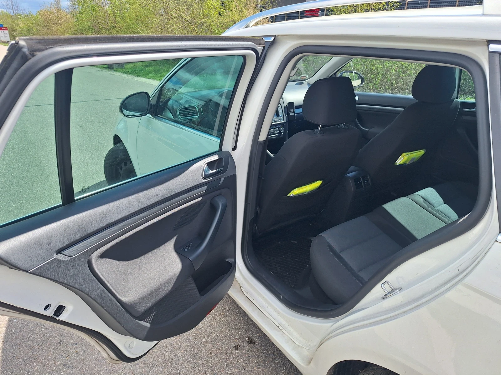 VW Golf 1.6 TDI 105K.C. Style, снимка 10 - Автомобили и джипове - 54246209