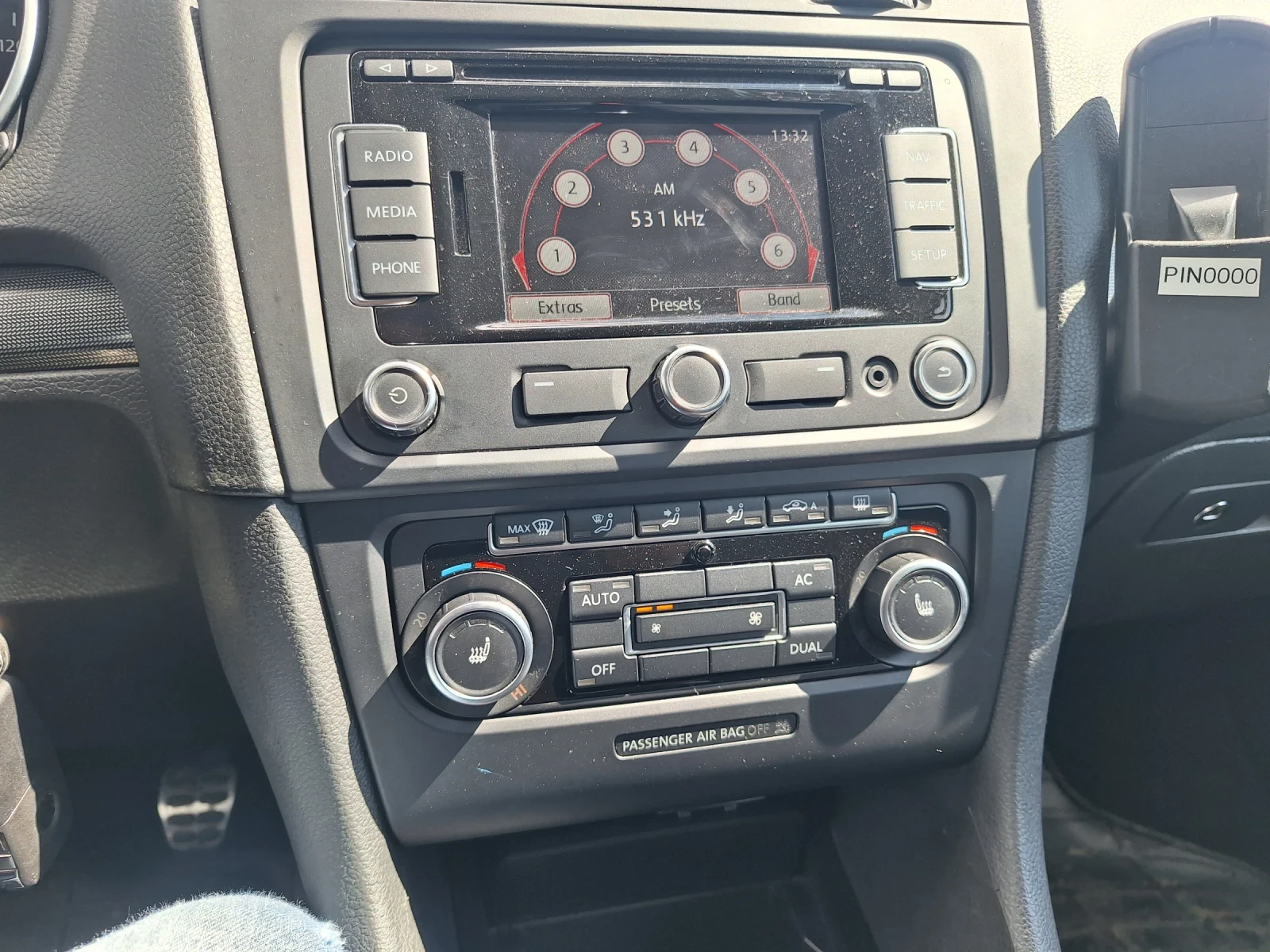 VW Golf 1.6 TDI 105K.C. Style, снимка 8 - Автомобили и джипове - 54246209