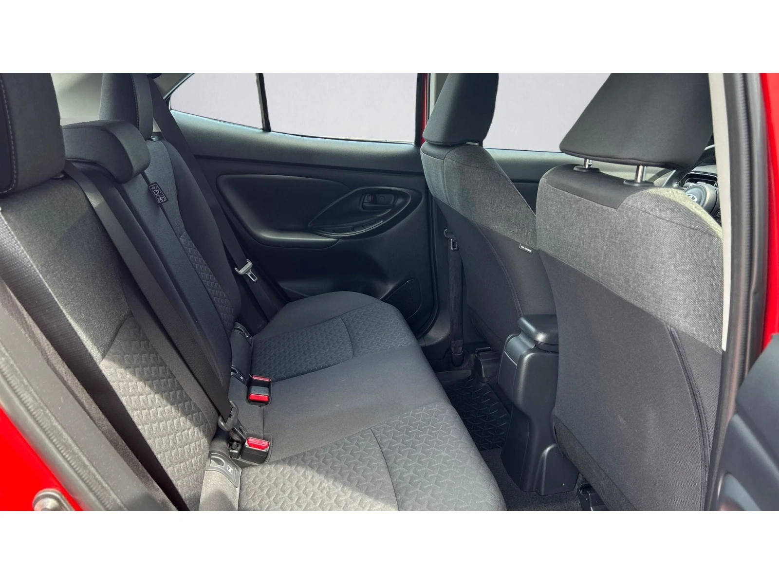 Toyota Yaris Cross Месечна вноска от 375  , снимка 7 - Автомобили и джипове - 54376670