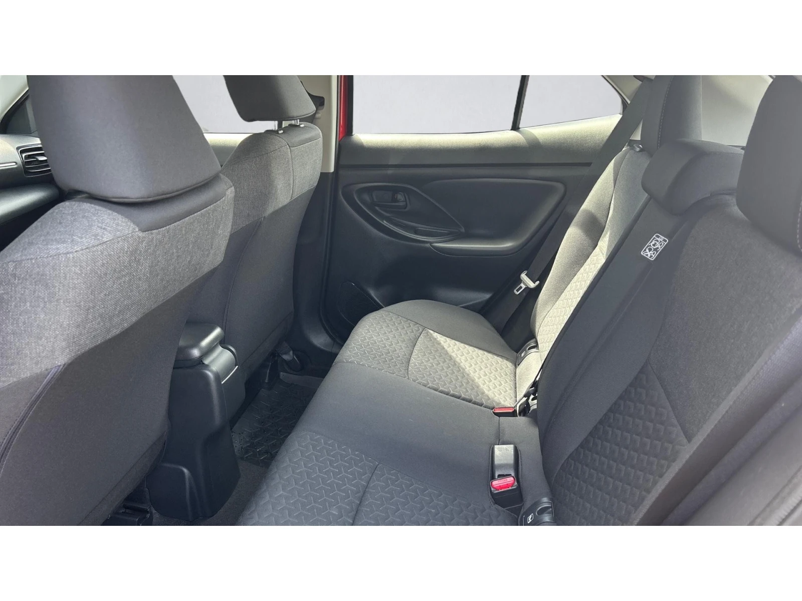 Toyota Yaris Cross Месечна вноска от 375  , снимка 11 - Автомобили и джипове - 54376670