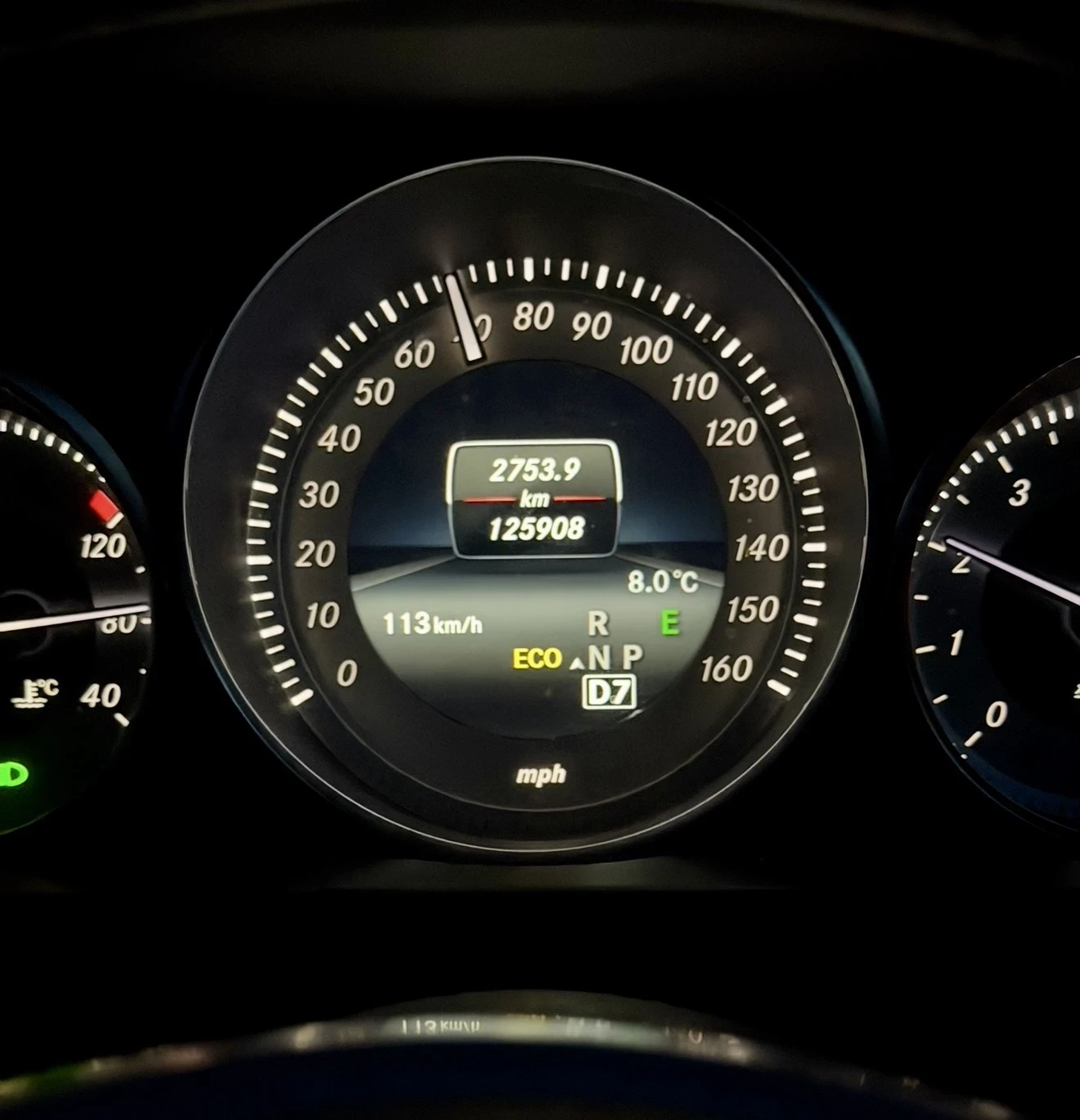 Mercedes-Benz E 200, снимка 9 - Автомобили и джипове - 54493866