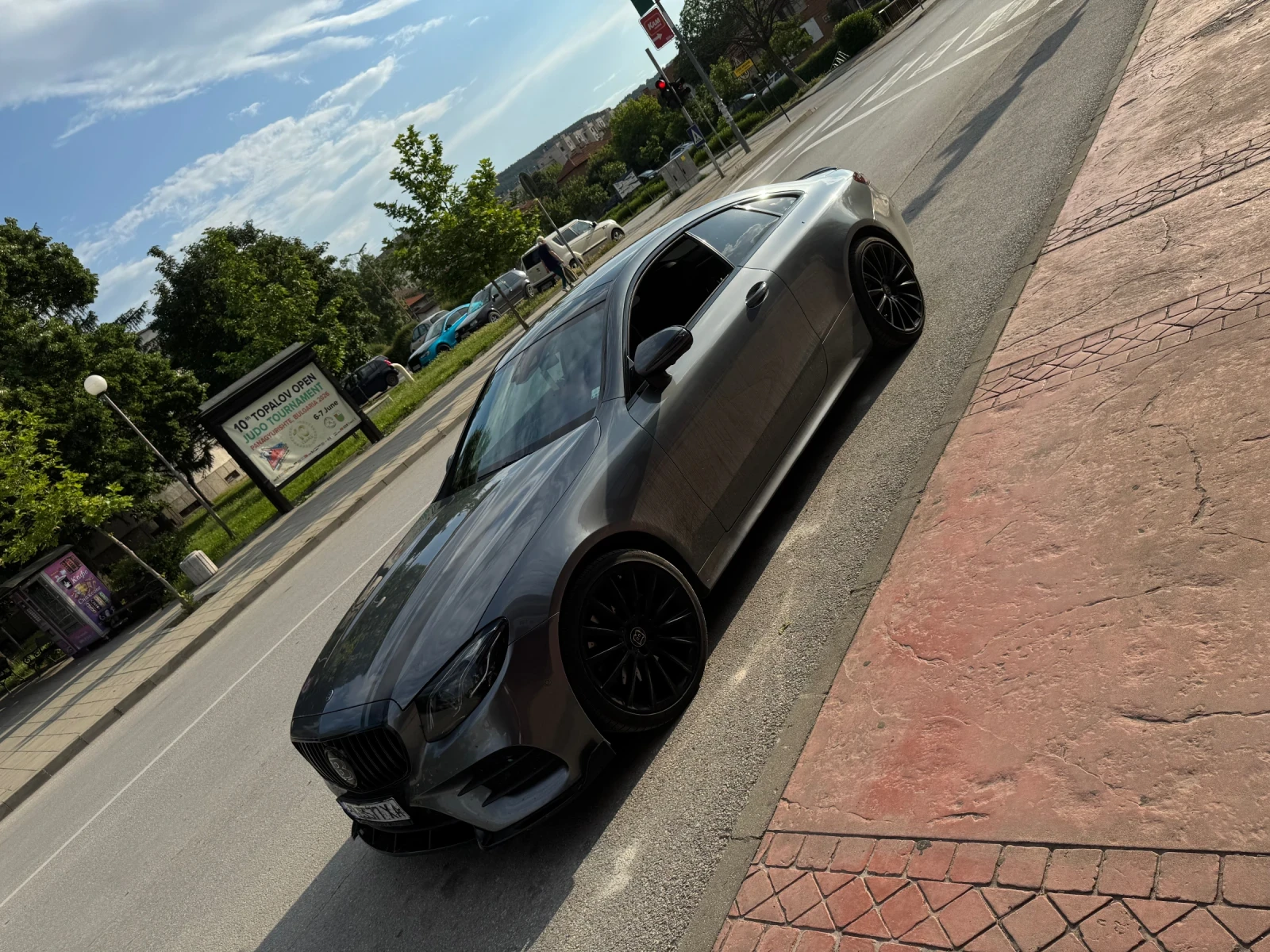 Mercedes-Benz E 220  , снимка 14 - Автомобили и джипове - 54525227