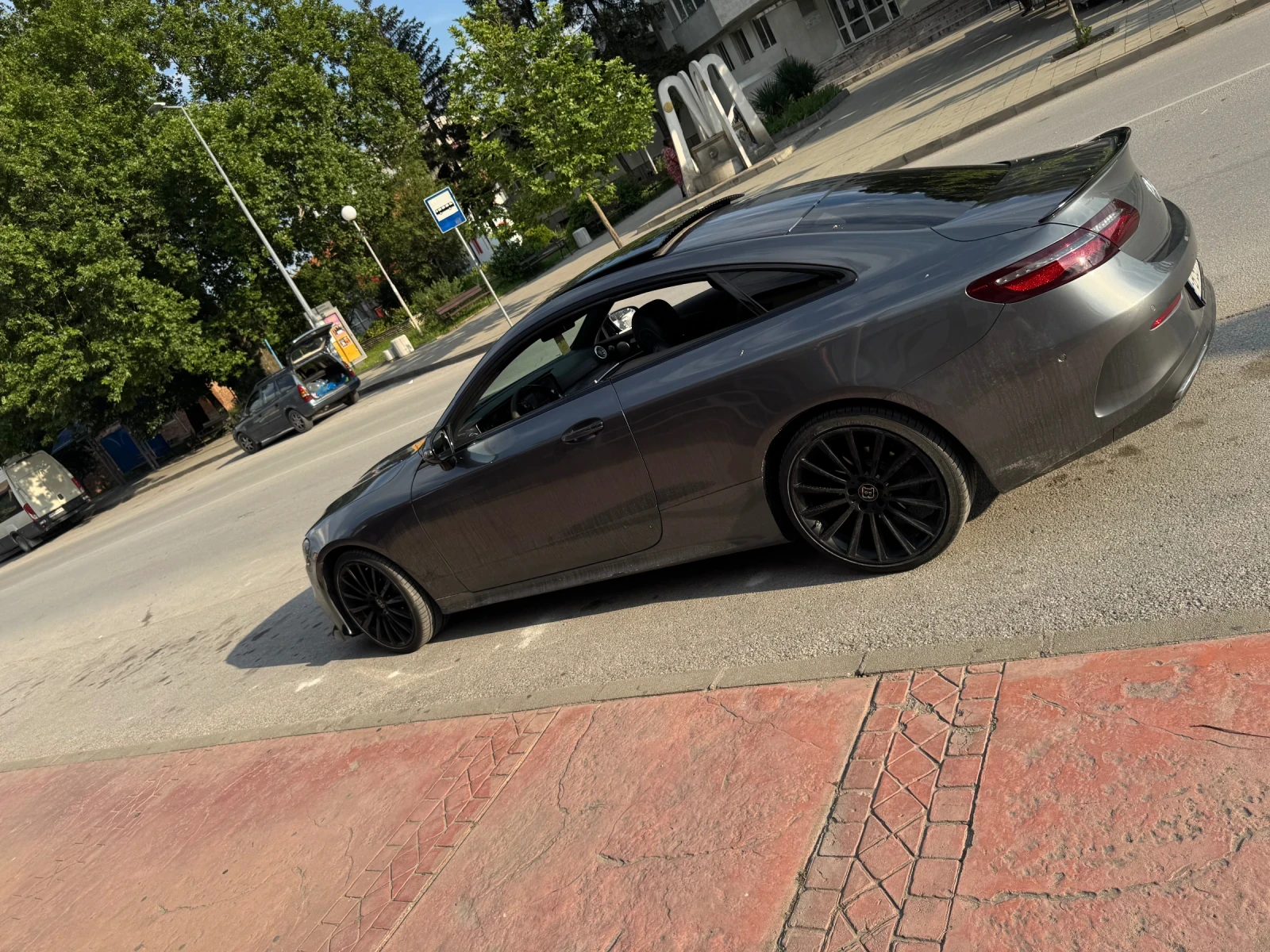 Mercedes-Benz E 220  , снимка 10 - Автомобили и джипове - 54525227