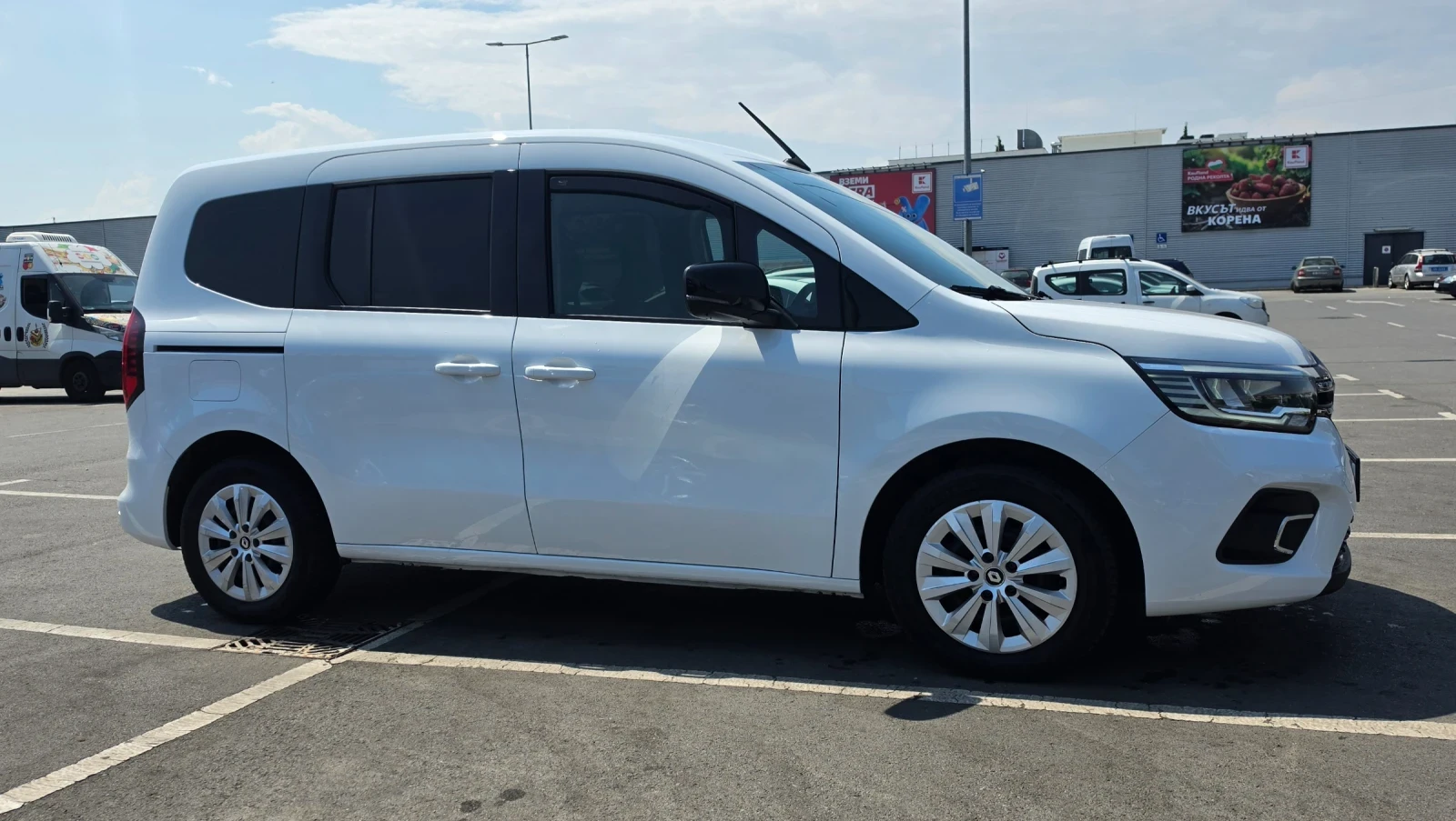Renault Kangoo, снимка 16 - Автомобили и джипове - 55336695