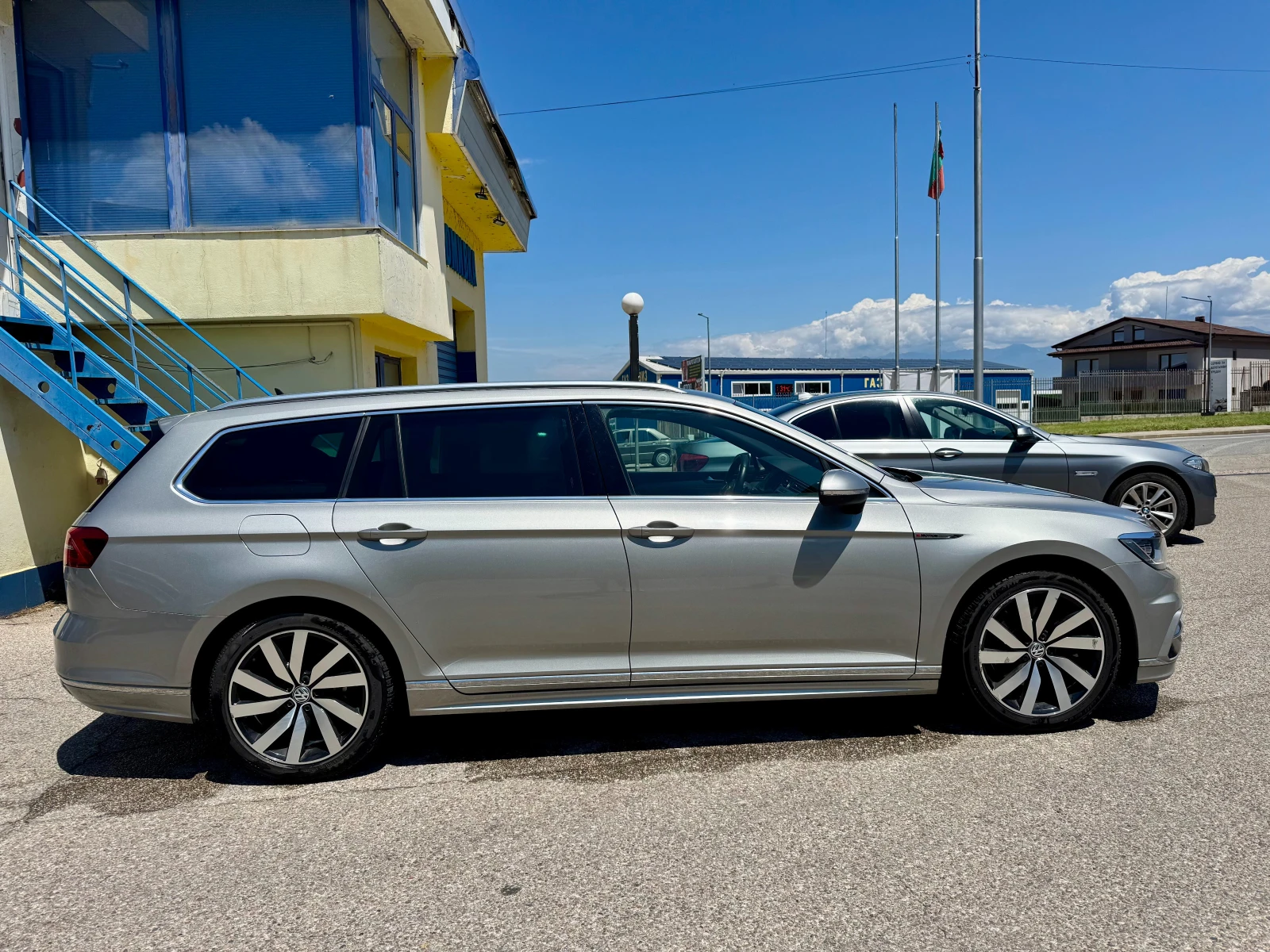 VW Passat 2.0TDI R-Line x3, снимка 4 - Автомобили и джипове - 55137303