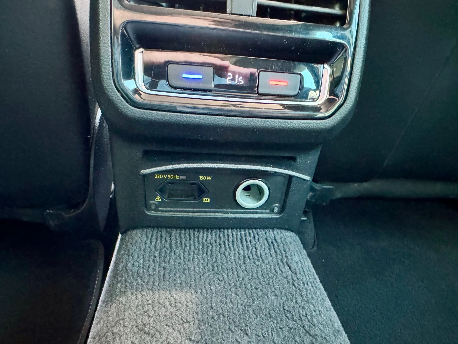 VW Passat 2.0TDI R-Line x3, снимка 15 - Автомобили и джипове - 55137303