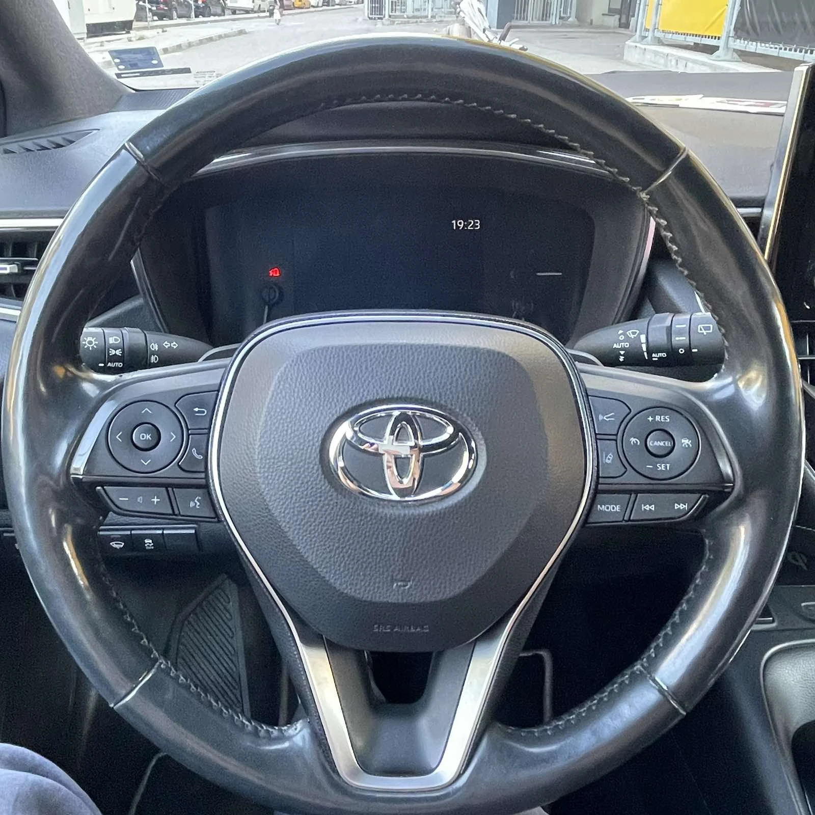 Toyota Corolla Touring Sports 2.0 Hybrid Обслужена с Гаранция, снимка 12 - Автомобили и джипове - 55197690