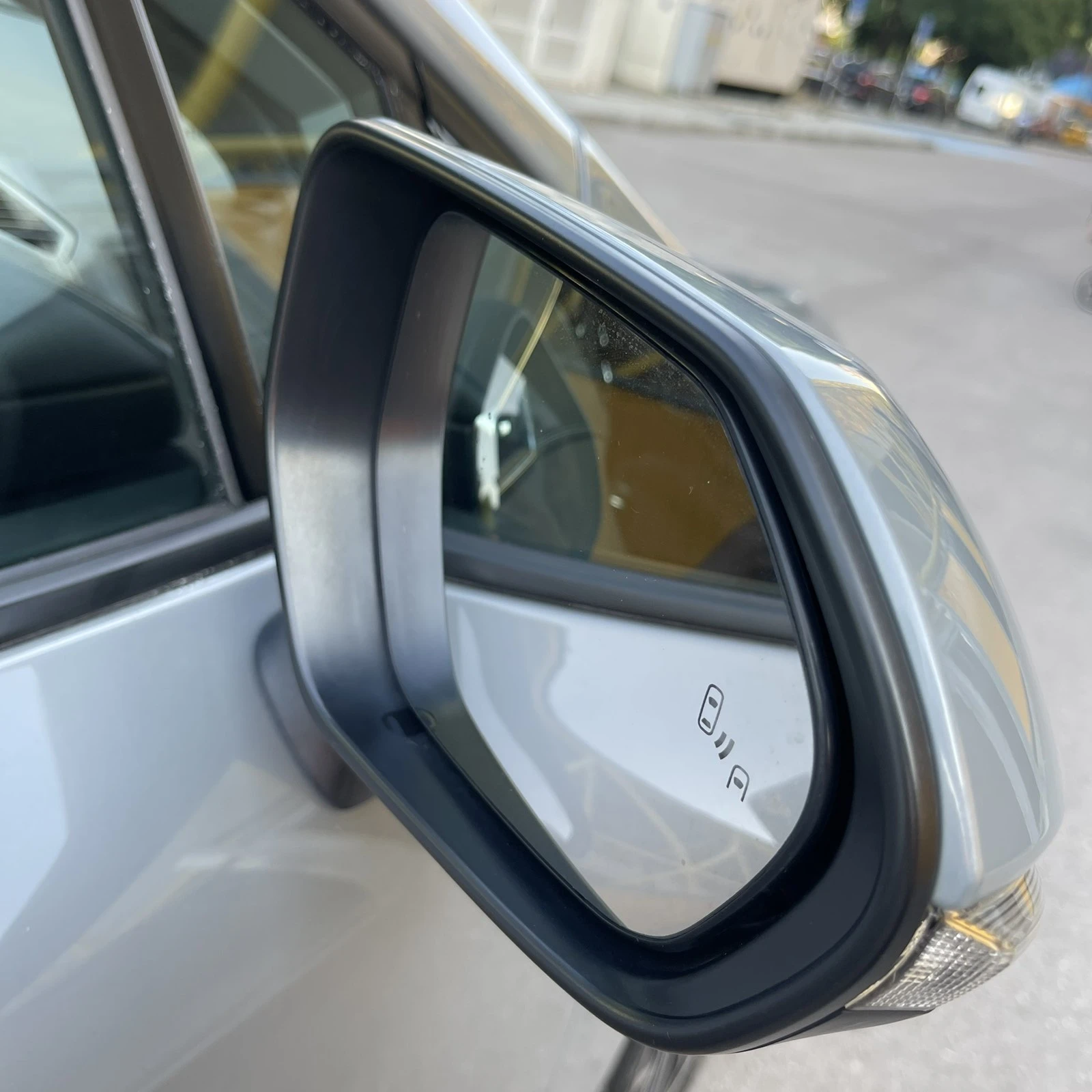 Toyota Corolla Touring Sports 2.0 Hybrid Обслужена с Гаранция, снимка 16 - Автомобили и джипове - 55197690