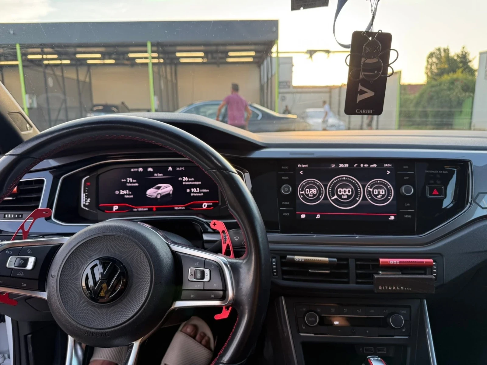 VW Polo GTI 2.0 TSI 300 HP KEYLESS/Panorama, снимка 9 - Автомобили и джипове - 56145195