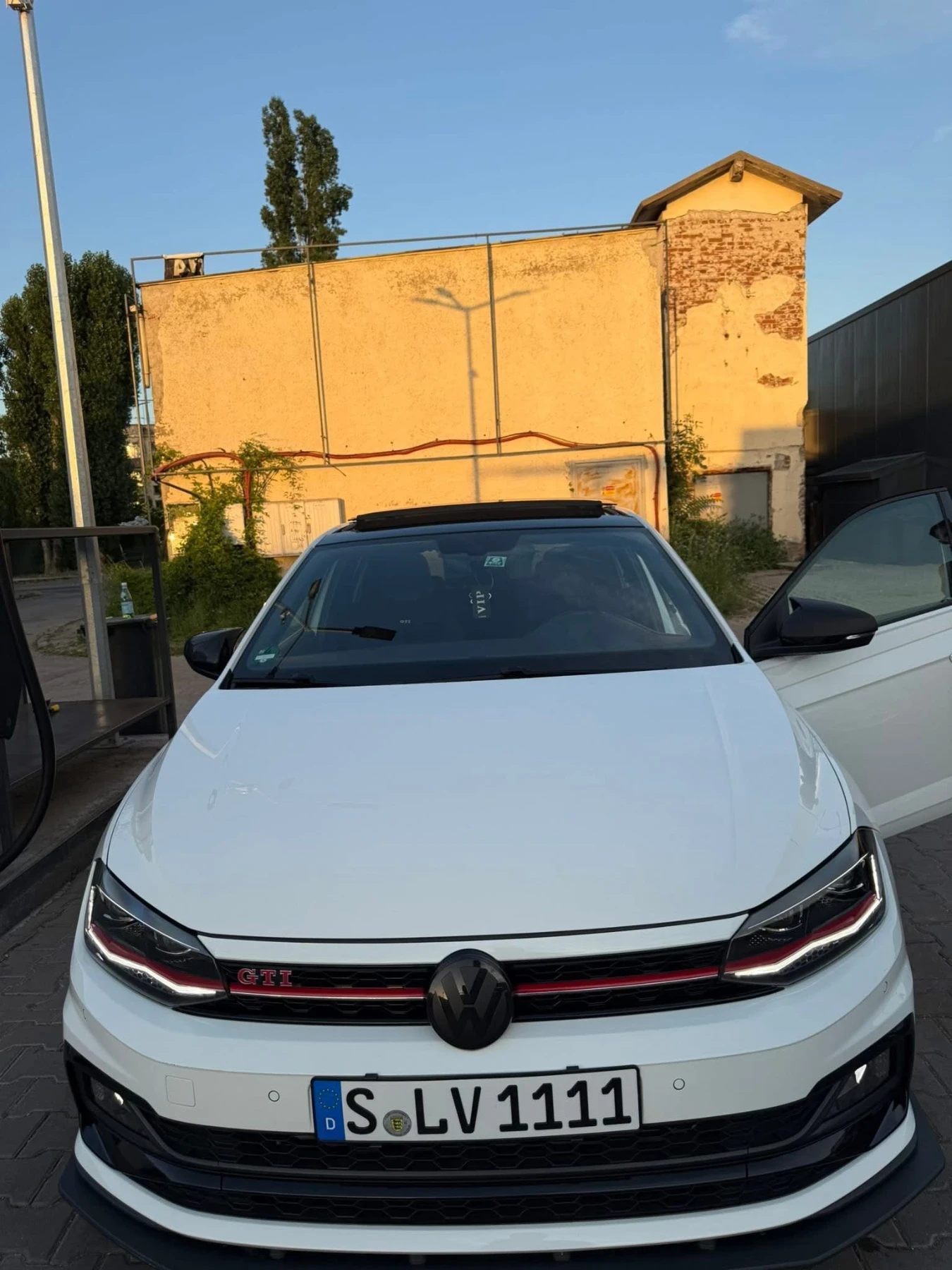 VW Polo GTI 2.0 TSI 300 HP KEYLESS/Panorama, снимка 13 - Автомобили и джипове - 56145195
