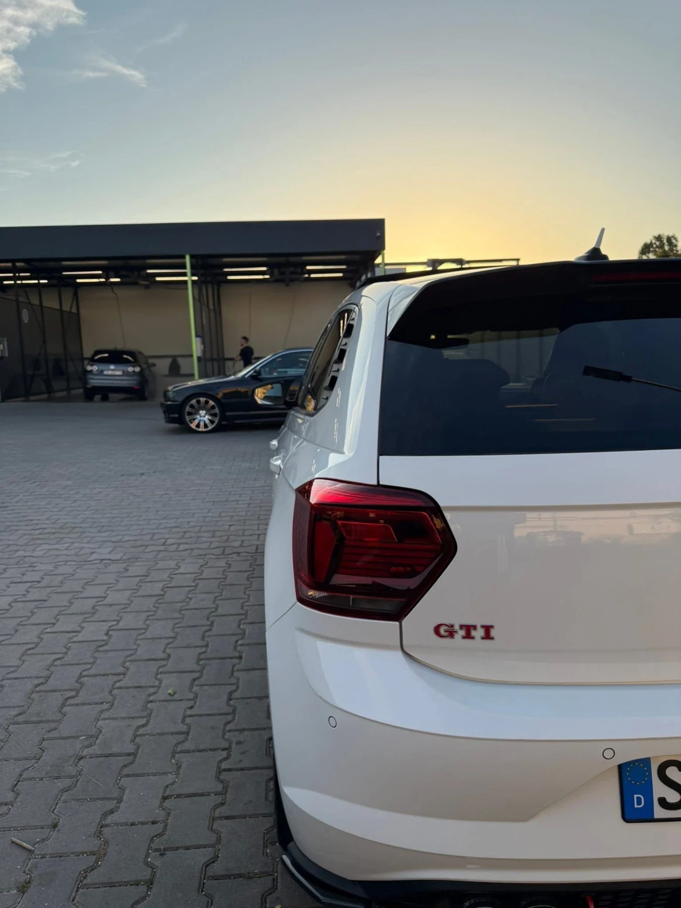 VW Polo GTI 2.0 TSI 300 HP KEYLESS/Panorama, снимка 2 - Автомобили и джипове - 56145195