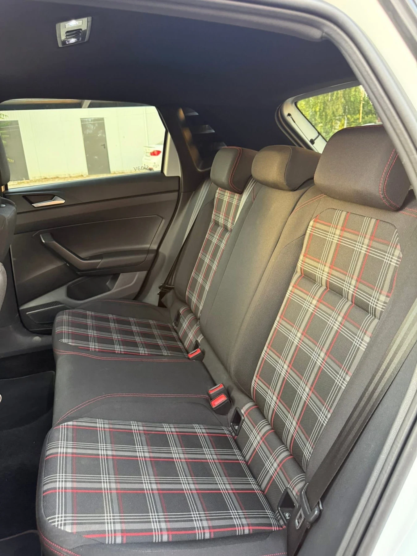 VW Polo GTI 2.0 TSI 300 HP KEYLESS/Panorama, снимка 11 - Автомобили и джипове - 56145195
