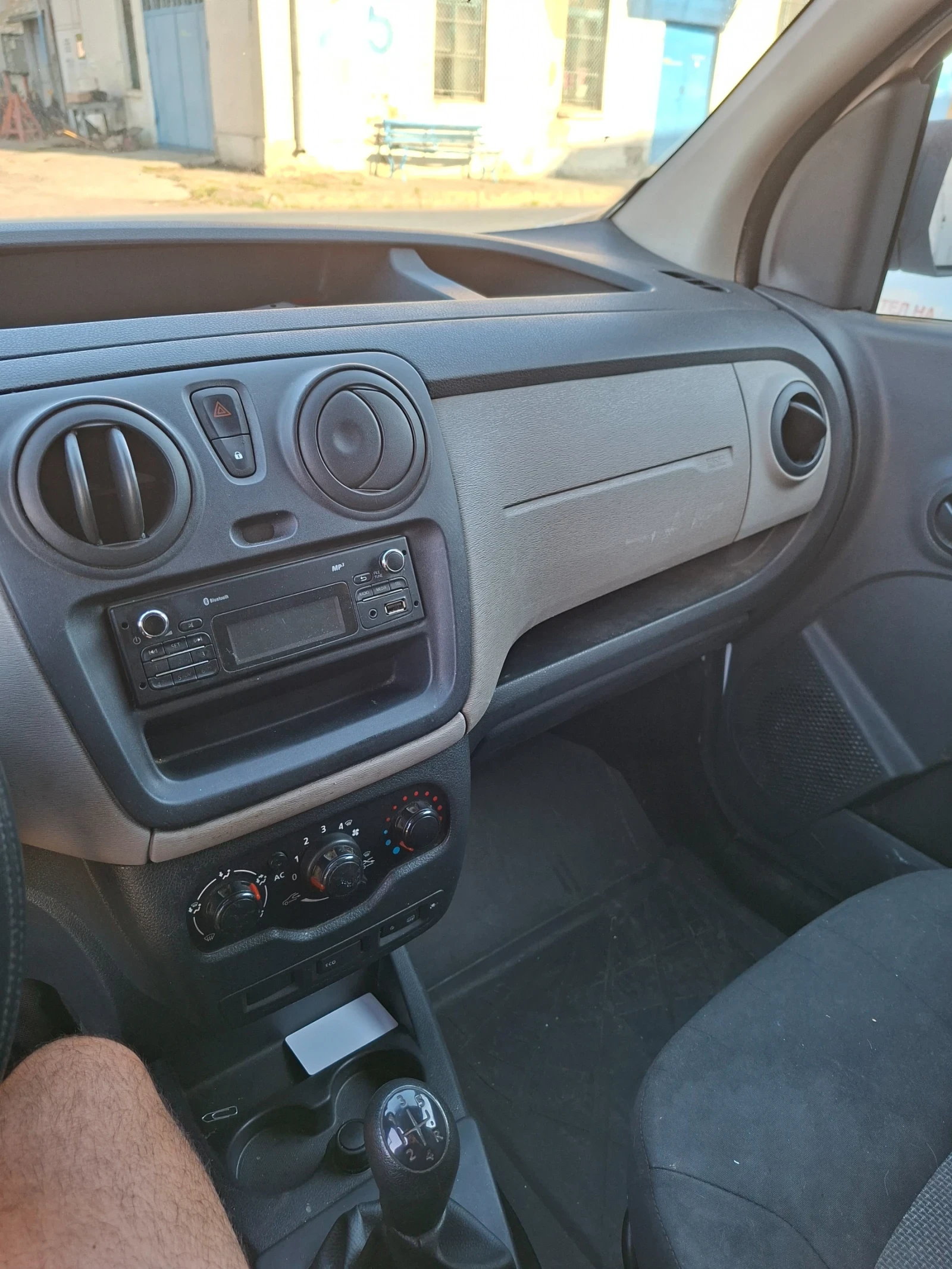 Dacia Dokker, снимка 9 - Автомобили и джипове - 56185064
