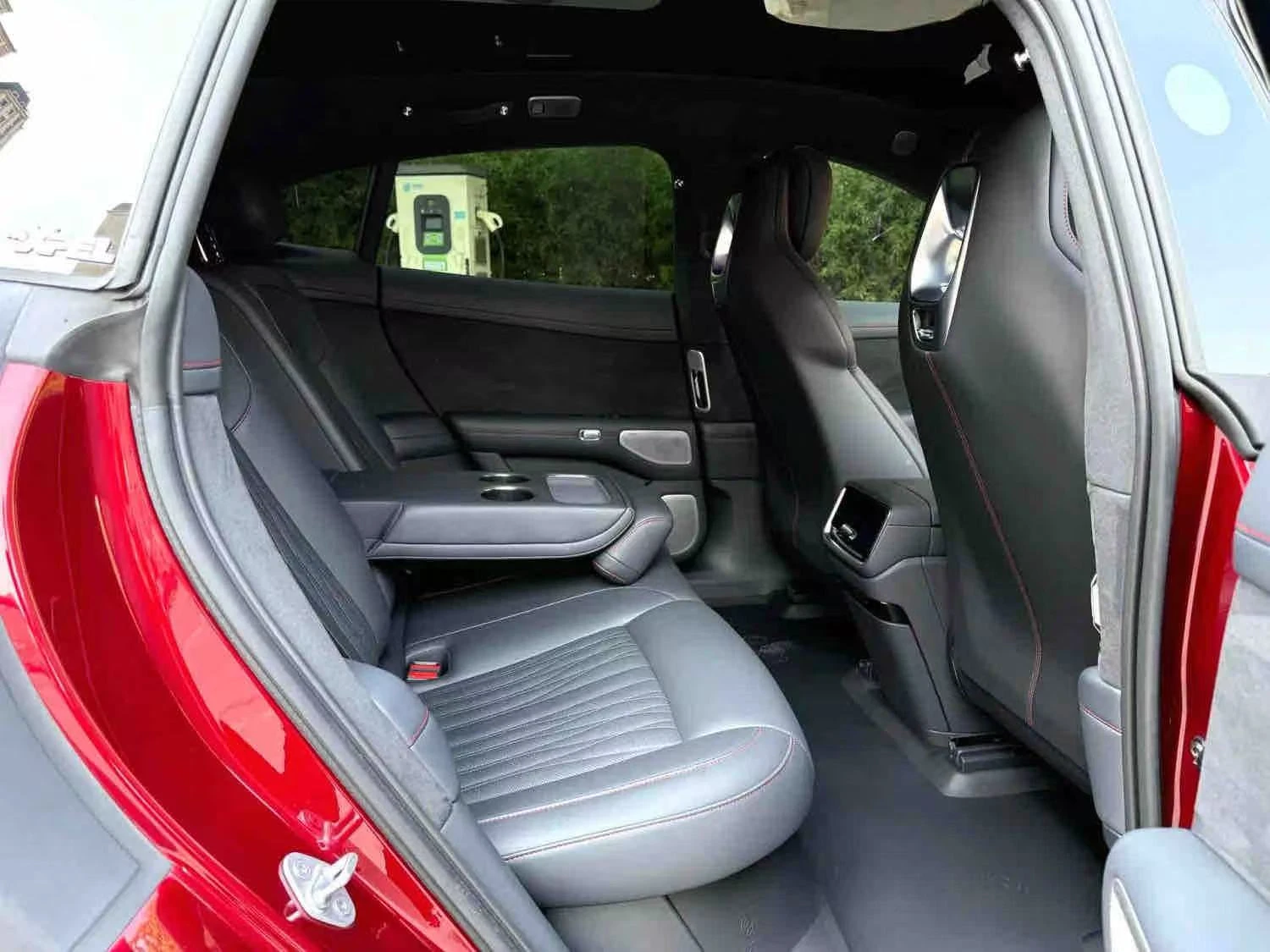 Xiaomi YU7 YU7 GT | 1003 �.�. | AWD 4X4 | 101.7 kWh | FULL EX | Mobile.bg � ����������� 5