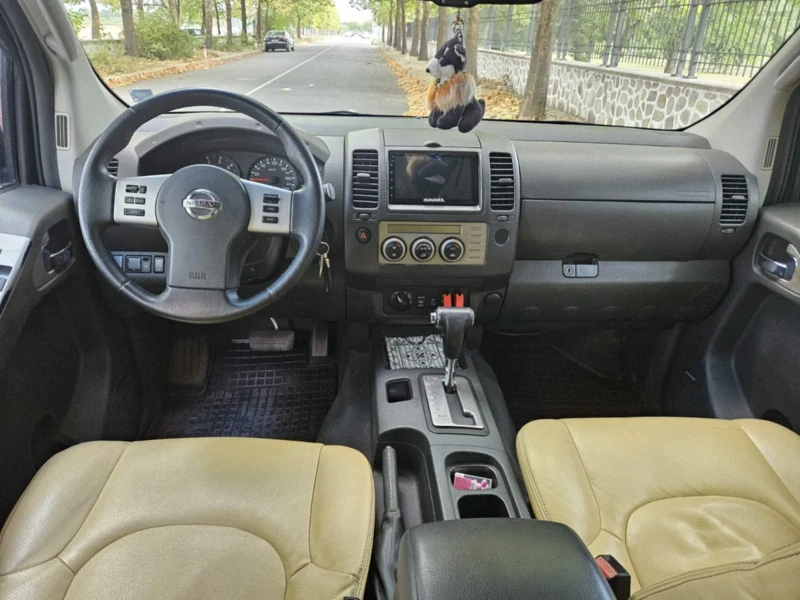 Nissan Navara 2.5DCI, снимка 7 - Автомобили и джипове - 49220345