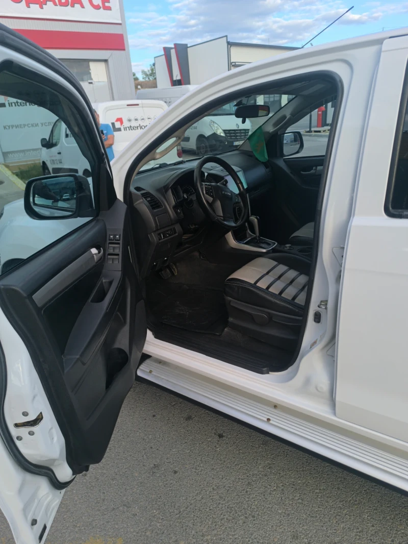 Isuzu D-max, снимка 10 - Автомобили и джипове - 52997445
