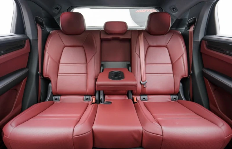 Porsche Cayenne Platinum Edition* AWD* АвтоКредит* (ЦЕНА ДО БГ), снимка 4 - Автомобили и джипове - 53156803