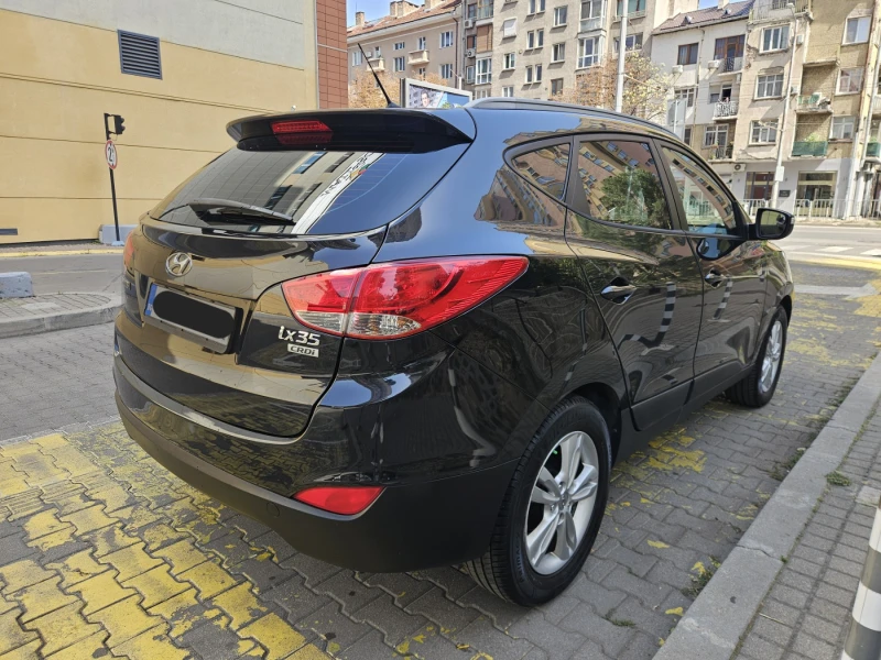 Hyundai IX35 1.7 CRDi, снимка 4 - Автомобили и джипове - 53432156