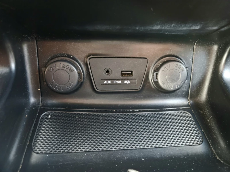 Hyundai IX35 1.7 CRDi, снимка 10 - Автомобили и джипове - 53432156