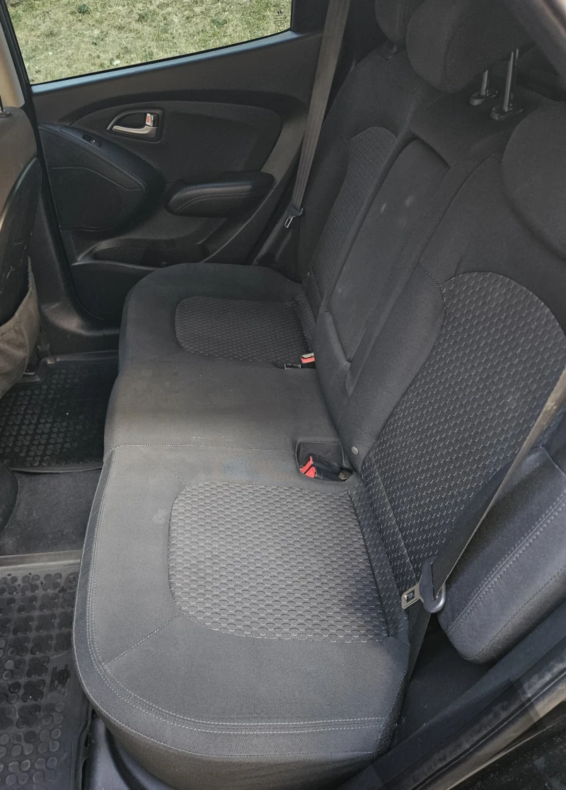 Hyundai IX35 1.7 CRDi, снимка 8 - Автомобили и джипове - 53432156
