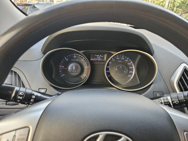 Hyundai IX35 1.7 CRDi, снимка 7 - Автомобили и джипове - 53432156