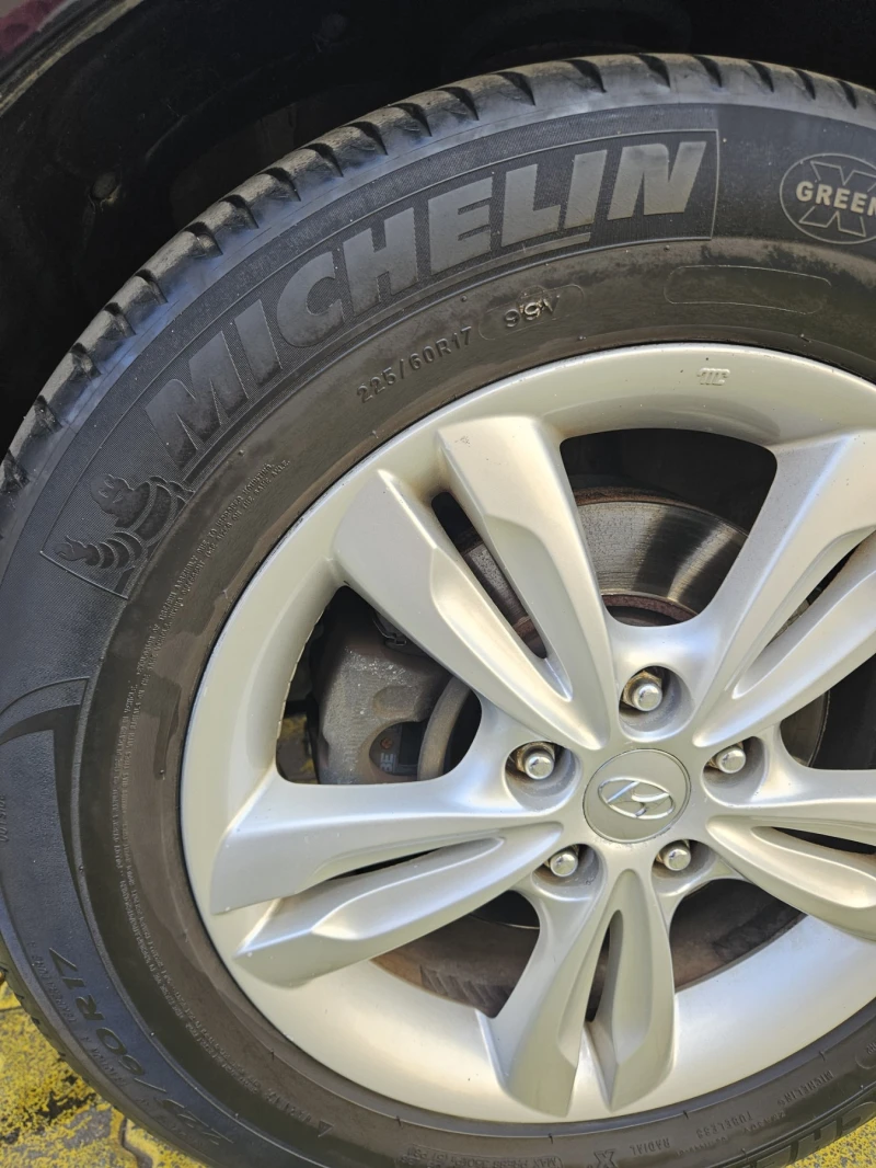 Hyundai IX35 1.7 CRDi, снимка 13 - Автомобили и джипове - 53432156