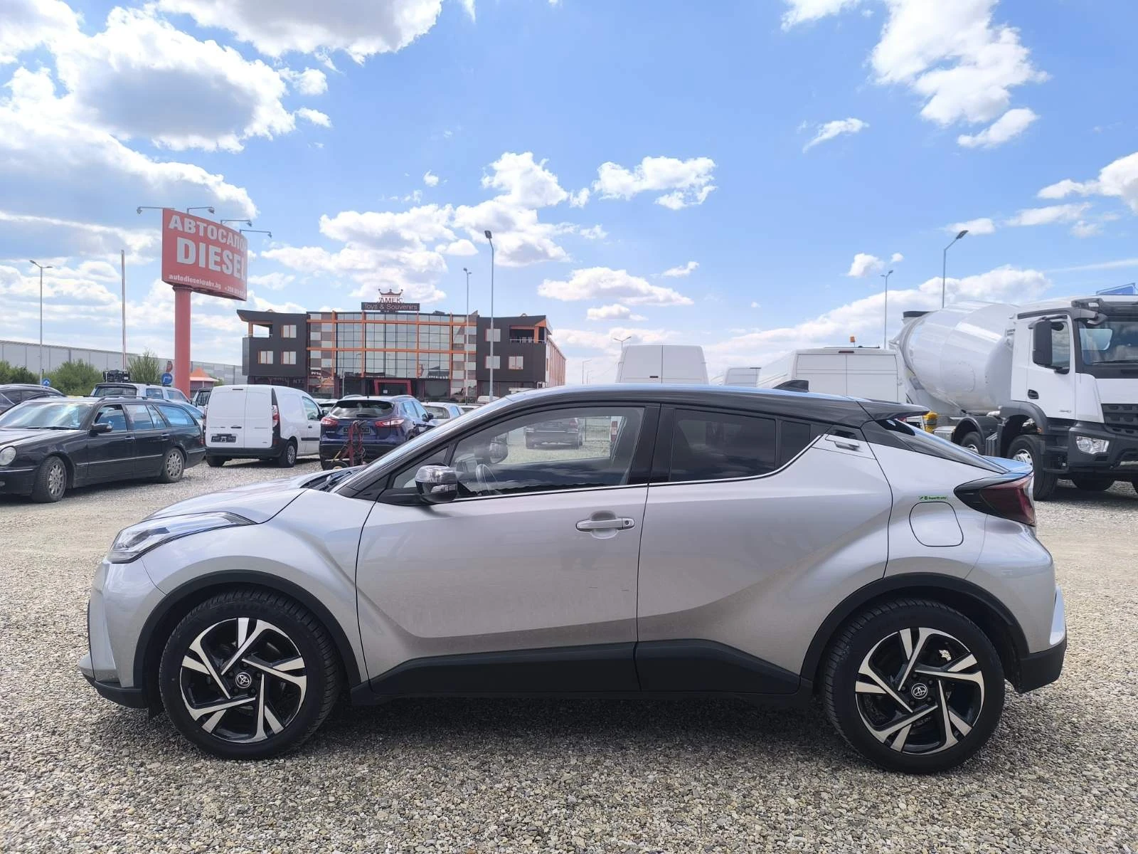 Toyota C-HR 1.8 HYBRID АВТОМАТИК - изображение 4
