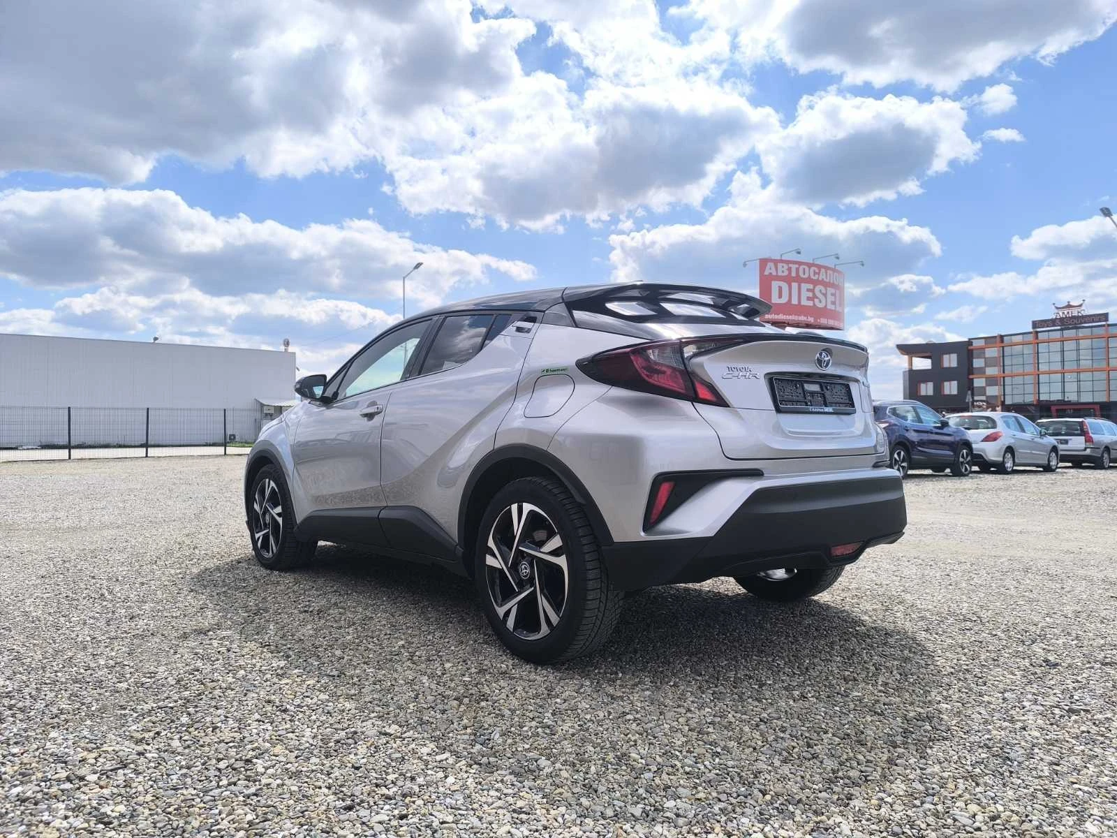 Toyota C-HR 1.8 HYBRID АВТОМАТИК - изображение 5