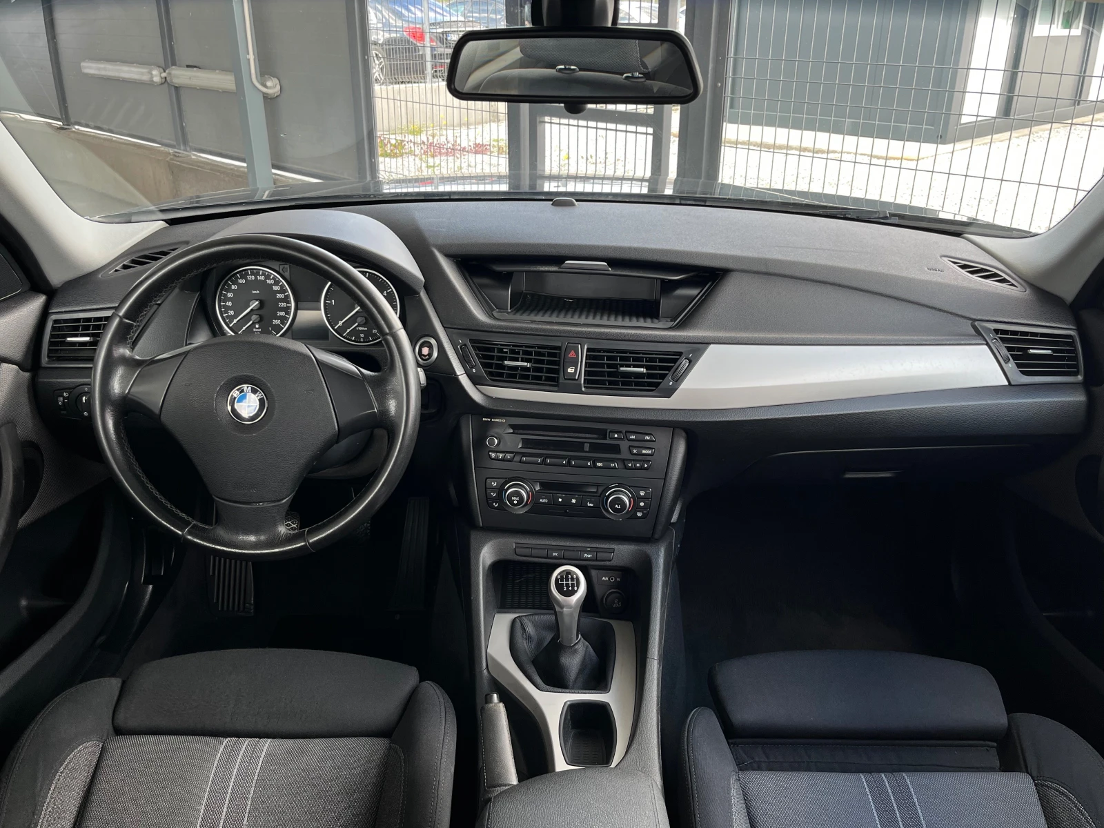 BMW X1 18d / sDrive - изображение 9