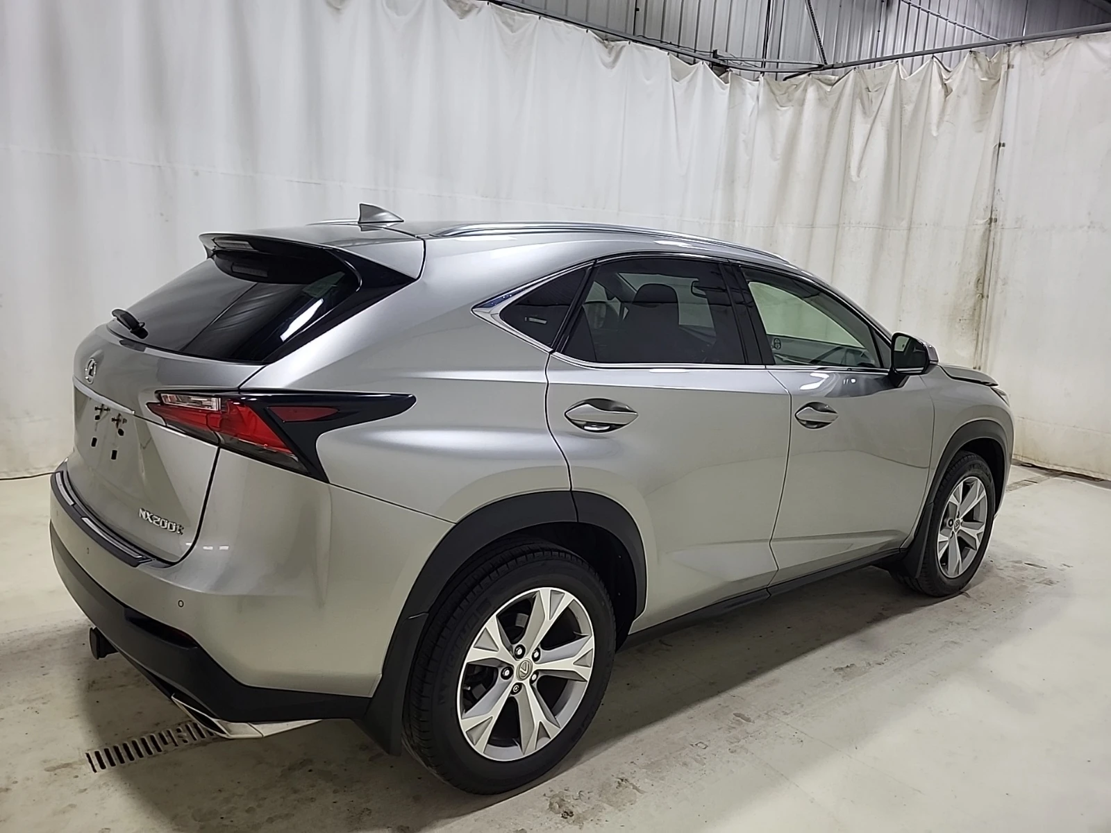 Lexus NX 200t * AWD * CARFAX * БЕЗ ПЪРВОНАЧАЛНА ВНОСКА - изображение 2