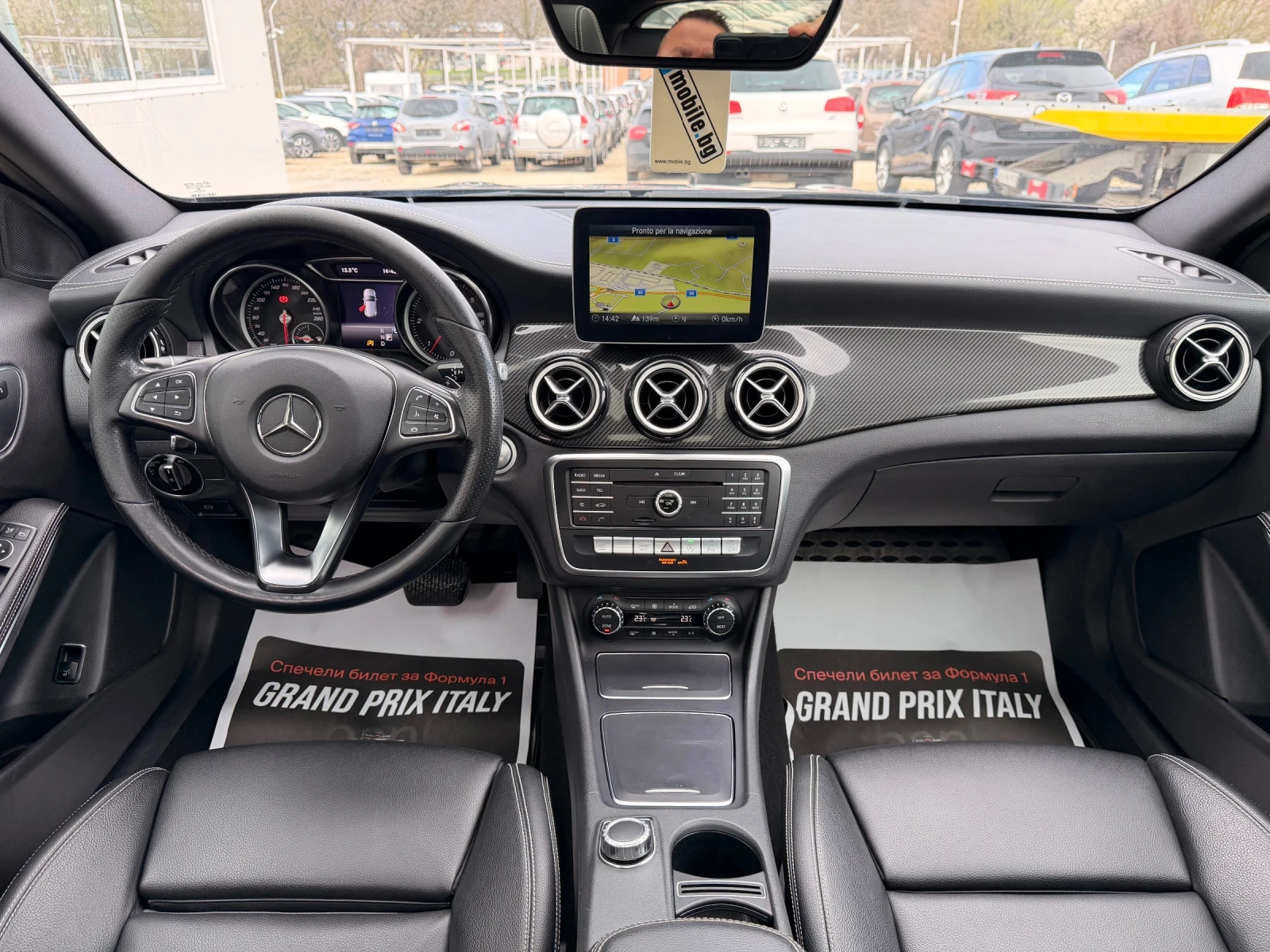 Mercedes-Benz GLA 200 AMG/4matic/Panorama/Facelife/Distronic, снимка 9 - Автомобили и джипове - 54095283