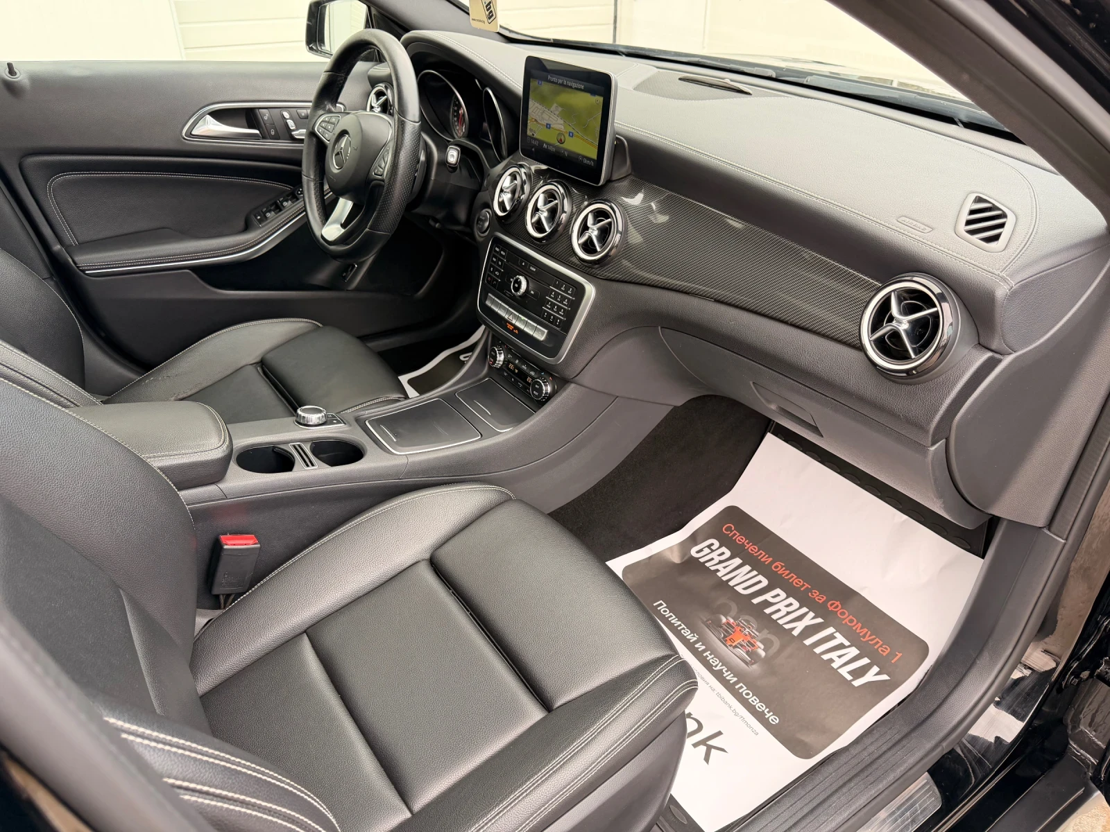 Mercedes-Benz GLA 200 AMG/4matic/Panorama/Facelife/Distronic, снимка 16 - Автомобили и джипове - 54095283