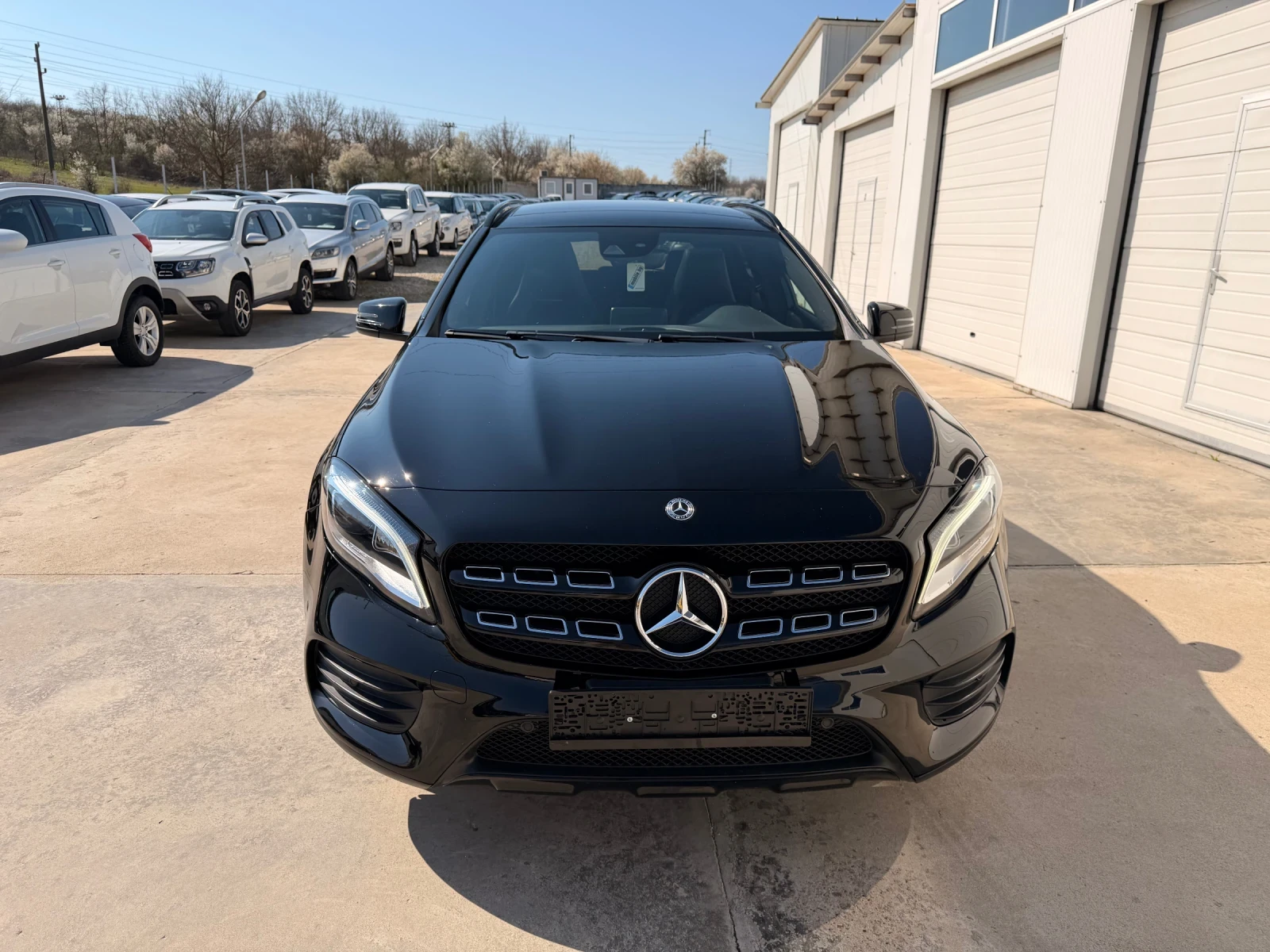 Mercedes-Benz GLA 200 AMG/4matic/Panorama/Facelife/Distronic, снимка 11 - Автомобили и джипове - 54095283
