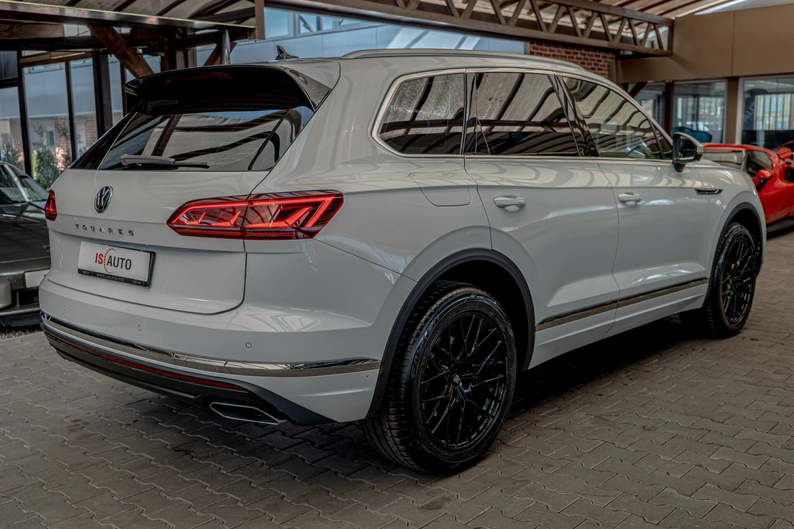 VW Touareg 3.0TDI/Elegance/4Motion/Lane Assist/F1/Isofix, снимка 6 - Автомобили и джипове - 54309467