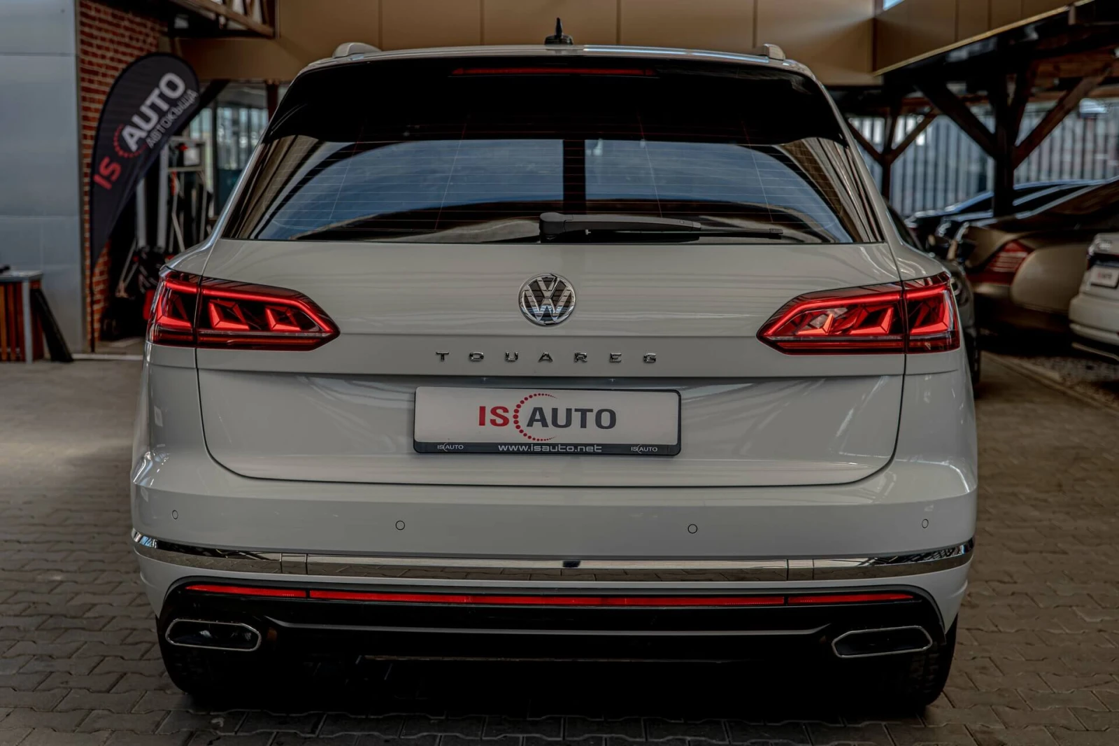 VW Touareg 3.0TDI/Elegance/4Motion/Lane Assist/F1/Isofix, снимка 4 - Автомобили и джипове - 54309467