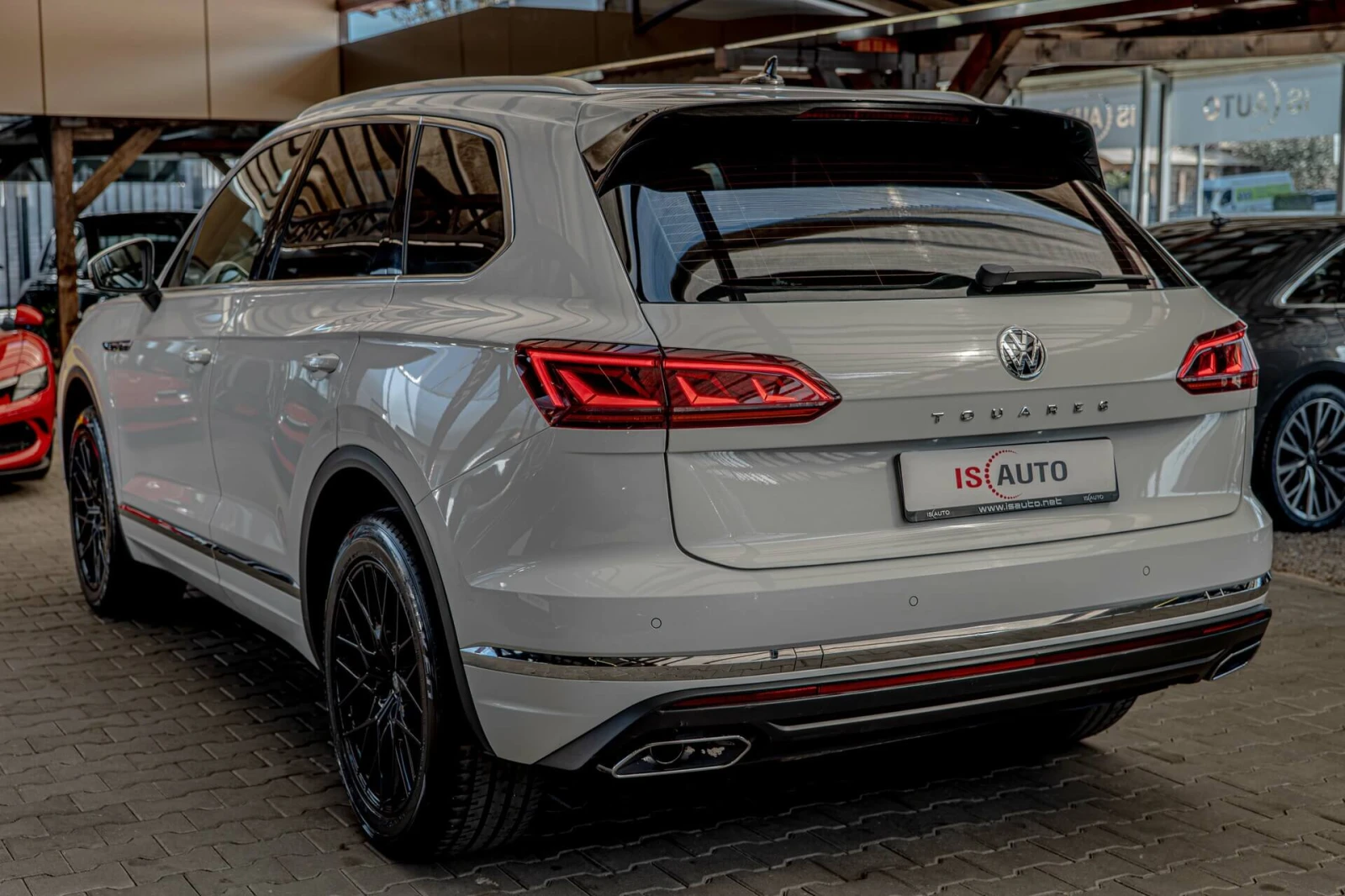 VW Touareg 3.0TDI/Elegance/4Motion/Lane Assist/F1/Isofix, снимка 5 - Автомобили и джипове - 54309467