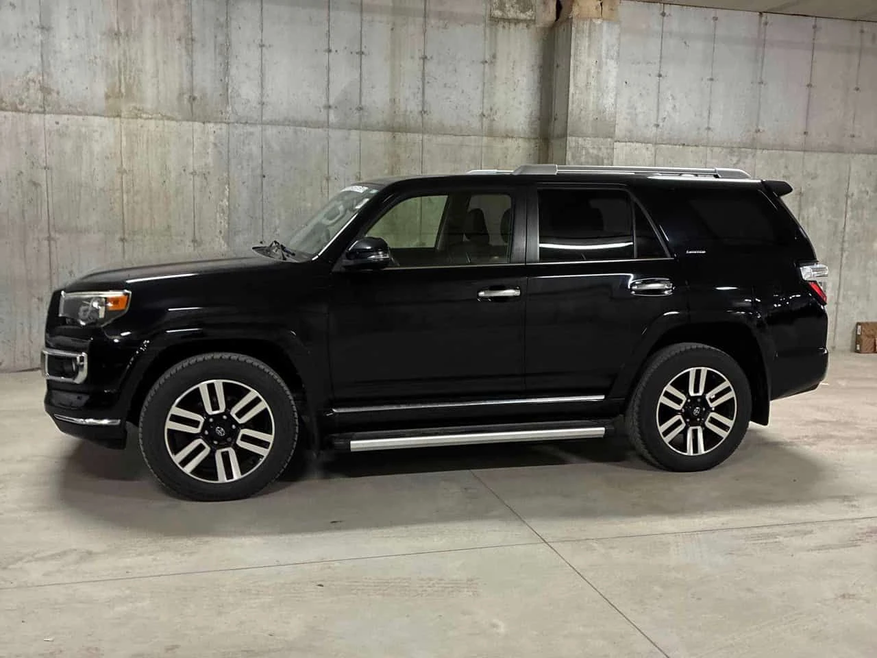Toyota 4runner * SR5 * ШИБИДАХ * КЛИП НА МОТОРА, снимка 3 - Автомобили и джипове - 54476108