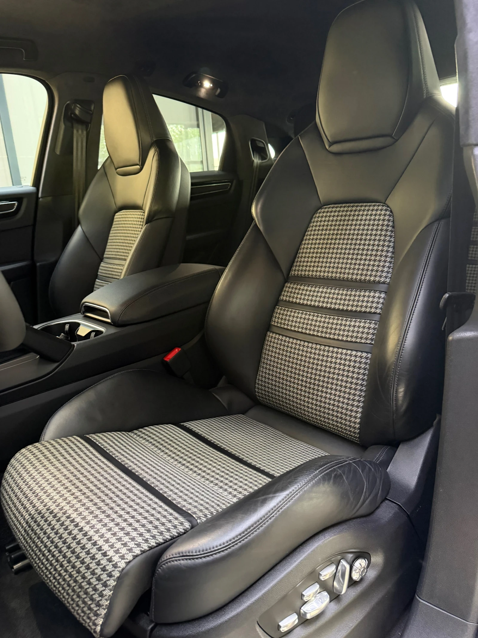 Porsche Cayenne COUPE E-HYBRID * PLUG-IN HYBRID * , снимка 11 - Автомобили и джипове - 54695403