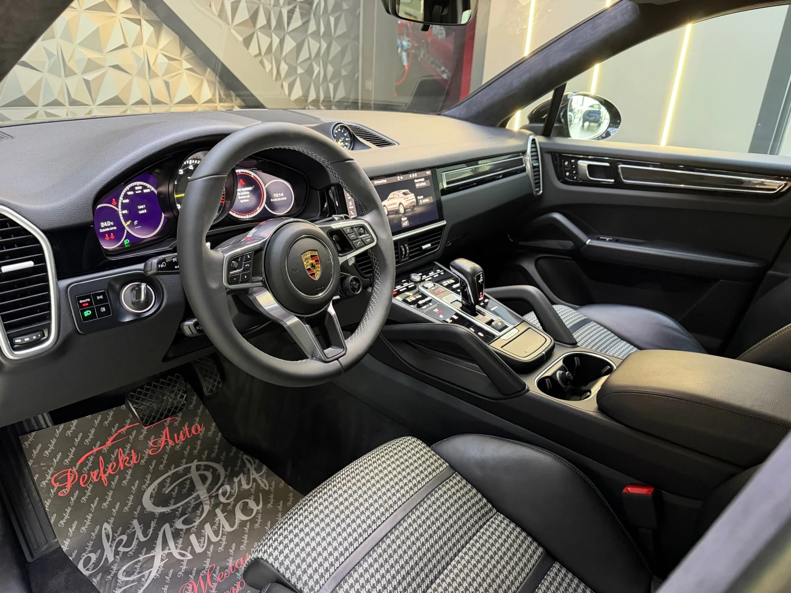 Porsche Cayenne COUPE E-HYBRID * PLUG-IN HYBRID * , снимка 7 - Автомобили и джипове - 54695403