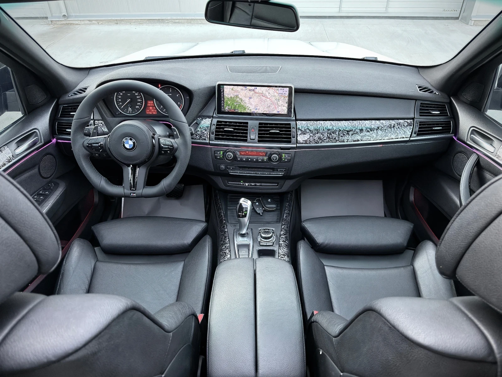 BMW X5 FACELIFT/M PACK/6+ 1/3хTV/PANORAMA/WEBASTO/8ZF, снимка 11 - Автомобили и джипове - 54903406