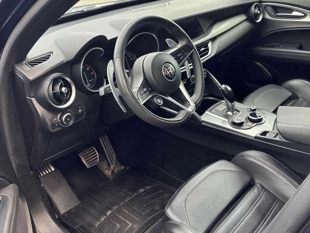 Alfa Romeo Stelvio * Ti Sport * АВТОКРЕДИТ БЕЗ ПЪРВОНАЧАЛНА ВНОСКА* , снимка 5 - Автомобили и джипове - 55511651