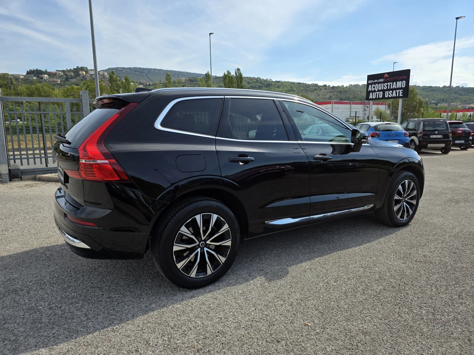 Volvo XC60 2.0i HYBRIDA, снимка 5 - Автомобили и джипове - 56161975