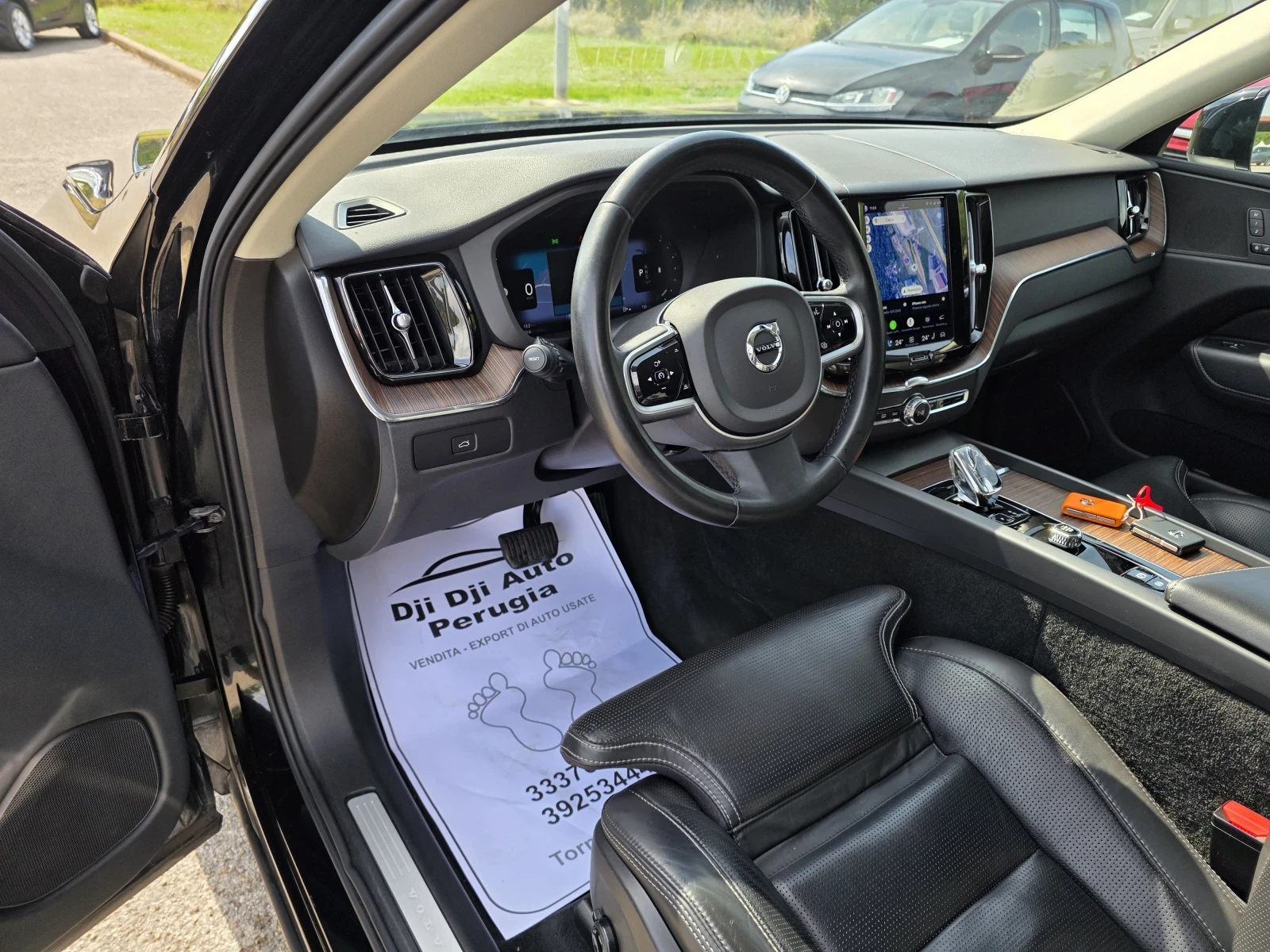 Volvo XC60 2.0i HYBRIDA, снимка 6 - Автомобили и джипове - 56161975